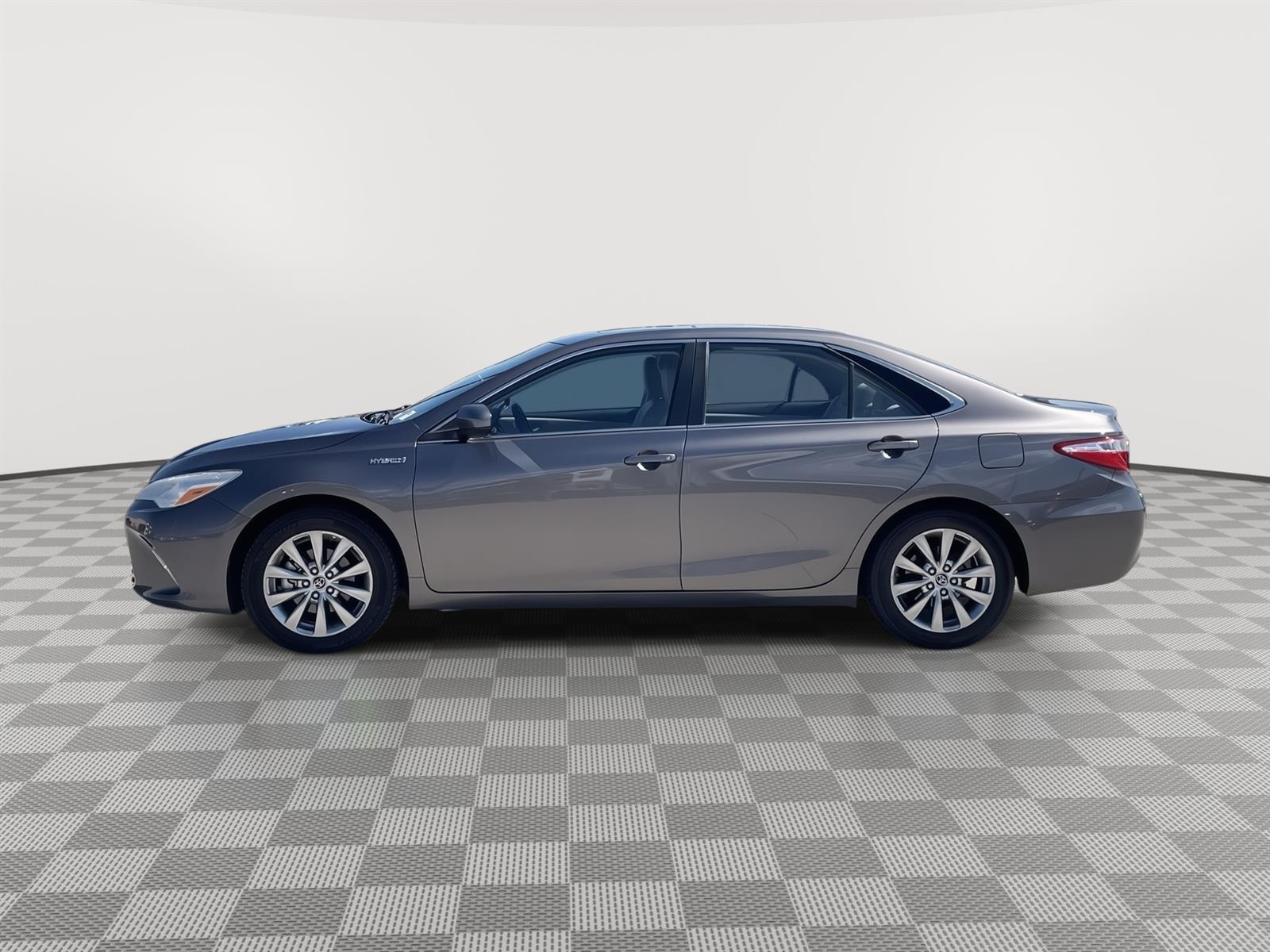 Used 2015 Toyota Camry Hybrid XLE Sedan for sale in Lincoln NE