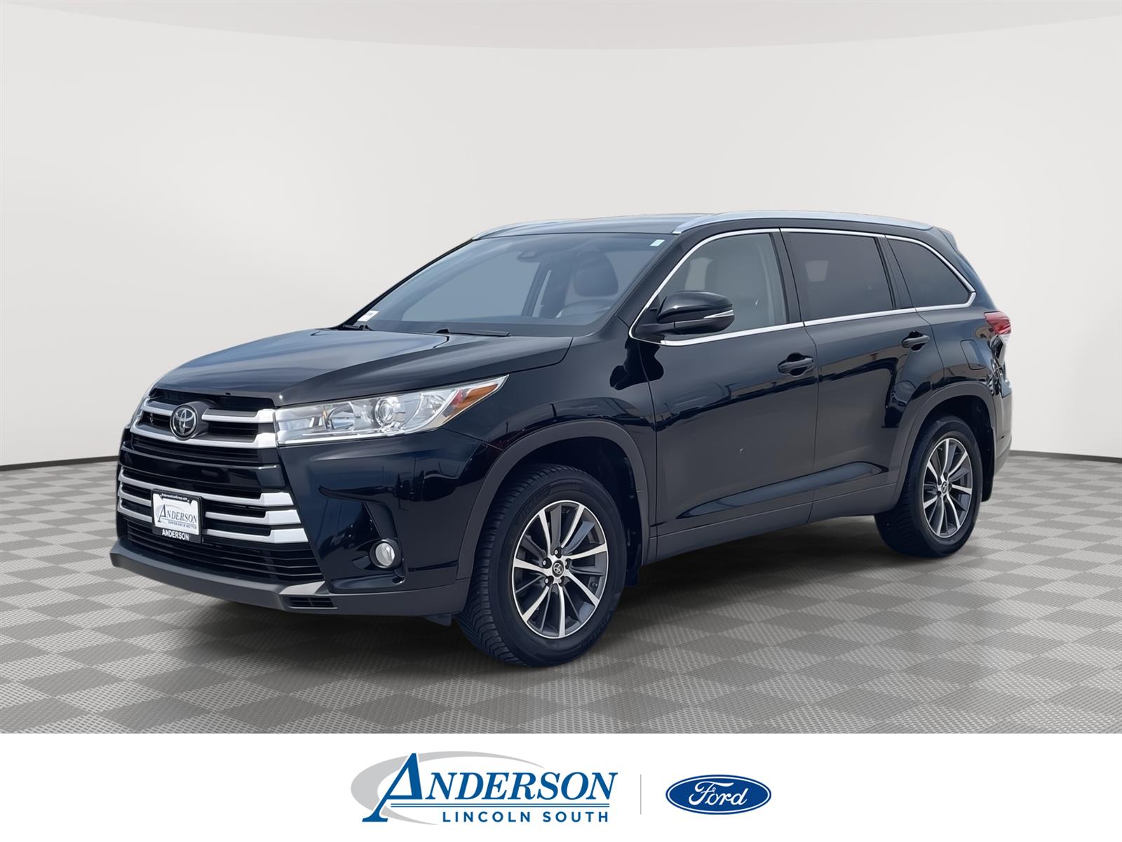 Used 2019 Toyota Highlander XLE SUV for sale in Lincoln NE