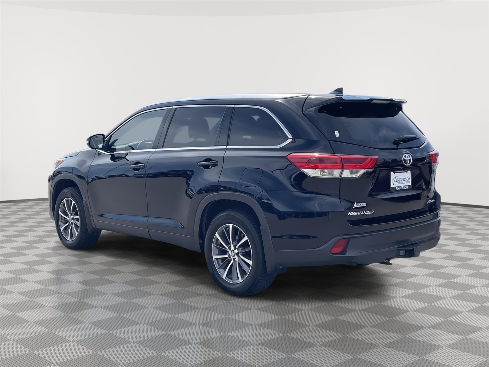Used 2019 Toyota Highlander for sale in Lincoln NE