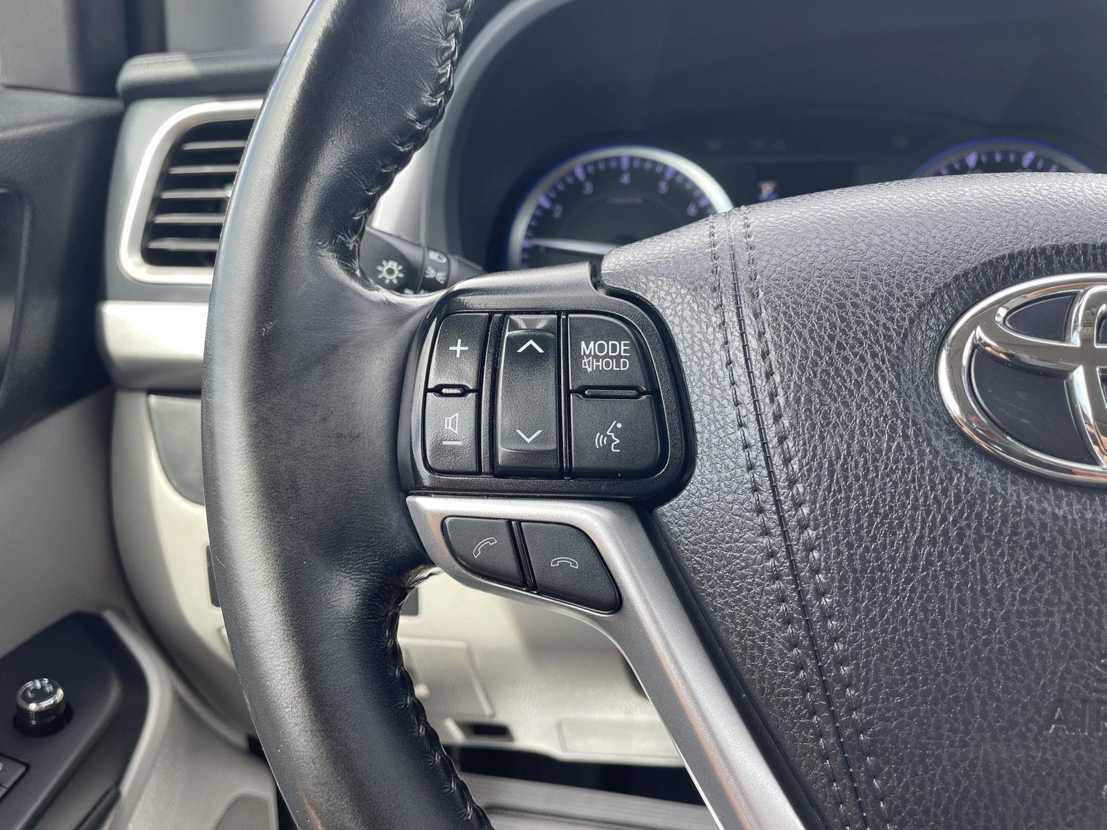 Used 2019 Toyota Highlander for sale in Lincoln NE
