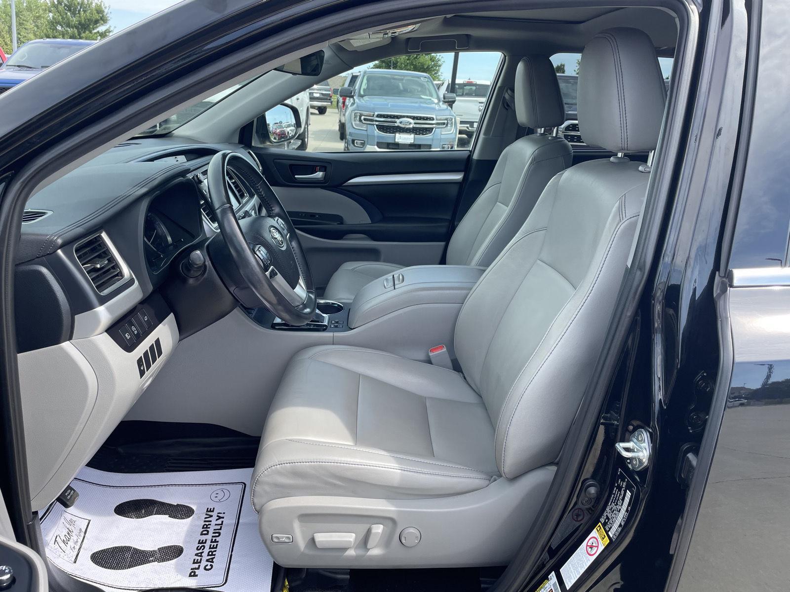 Used 2019 Toyota Highlander for sale in Lincoln NE