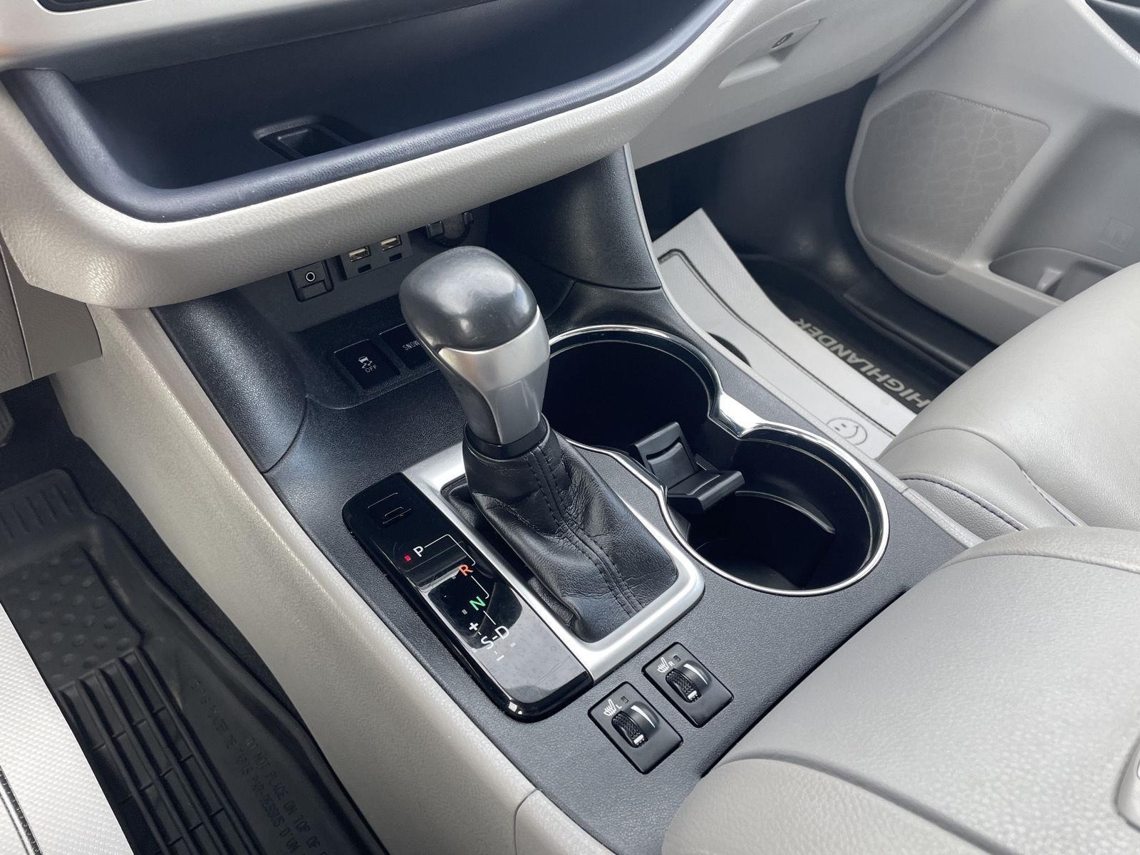 Used 2019 Toyota Highlander for sale in Lincoln NE