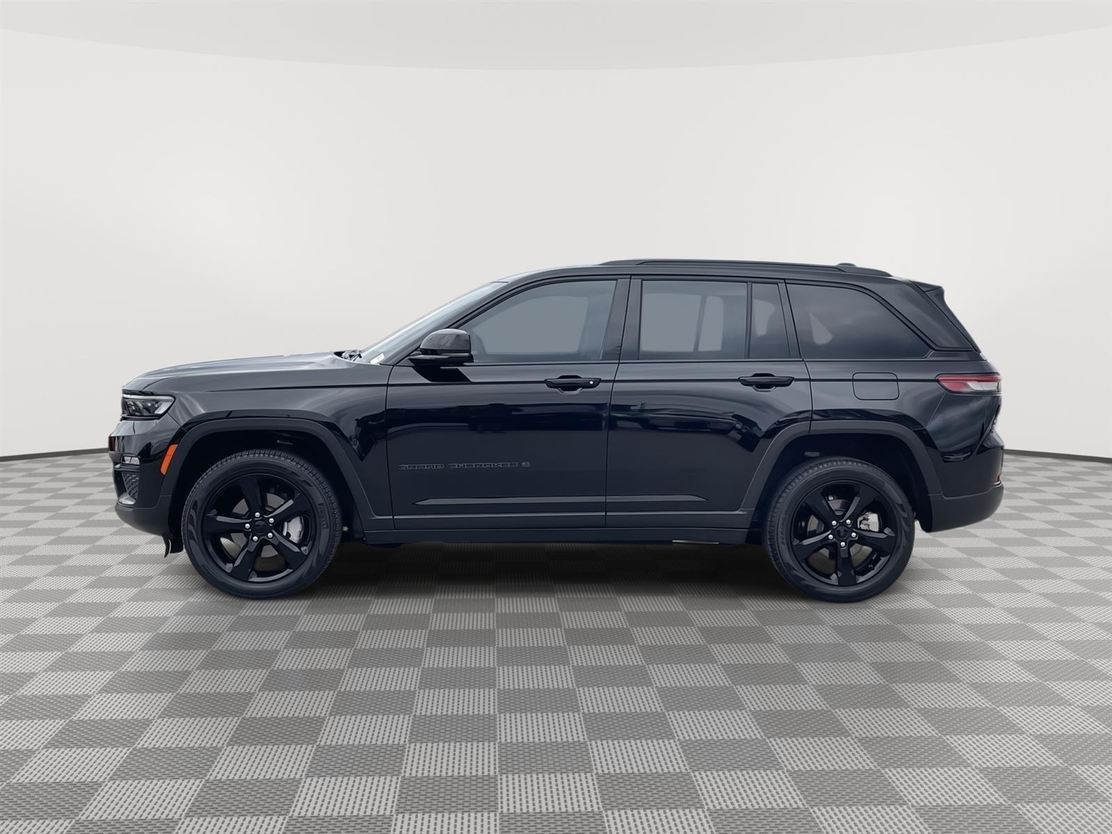 Used 2023 Jeep Grand Cherokee Limited SUV for sale in Lincoln NE