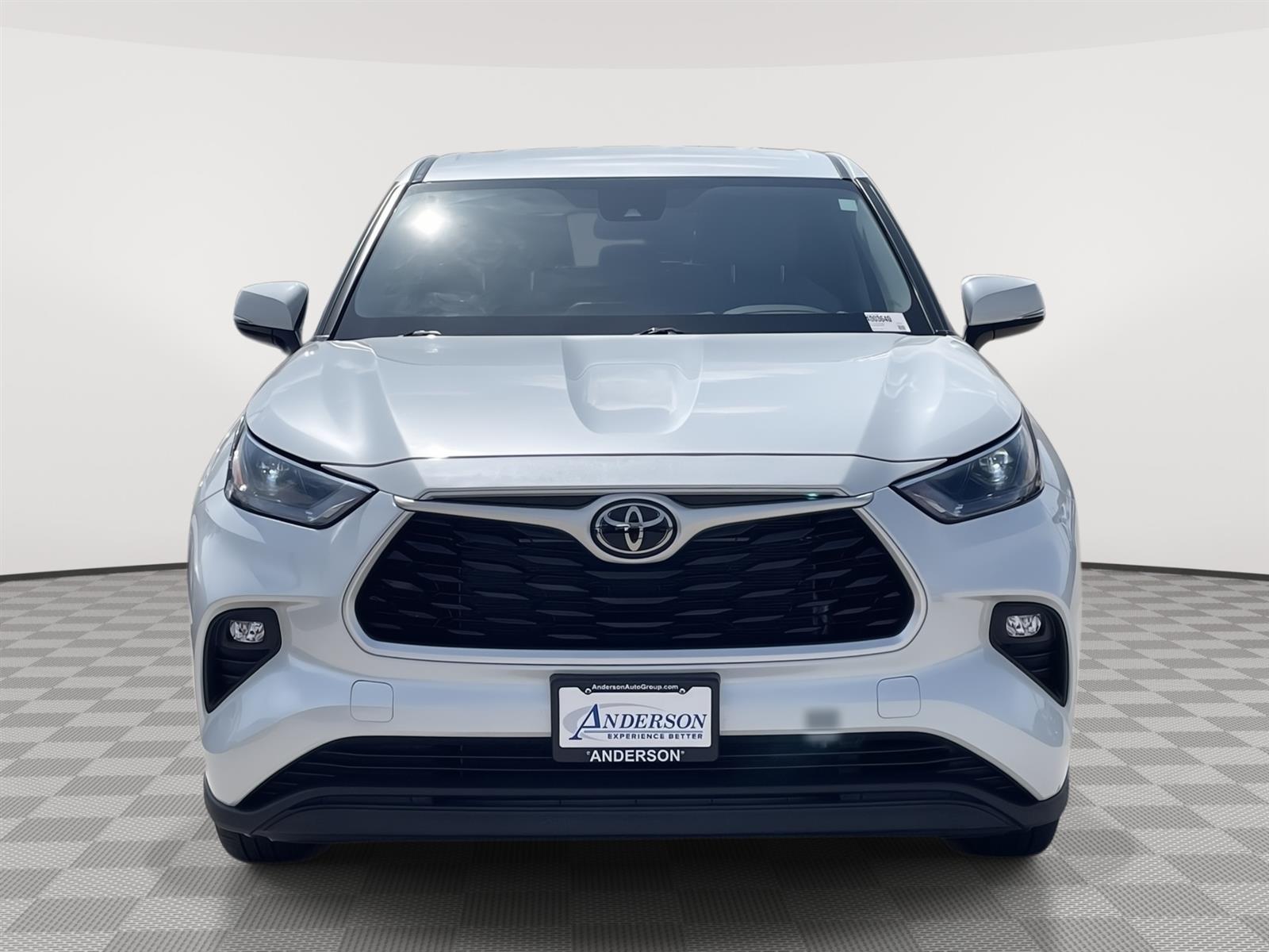 Used 2022 Toyota Highlander LE SUV for sale in Lincoln NE