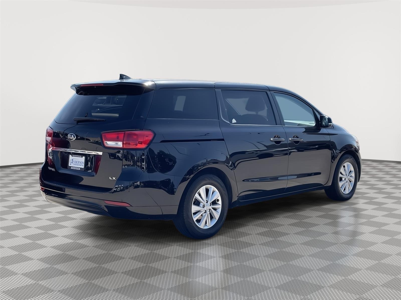 Used 2018 Kia Sedona for sale in Lincoln NE