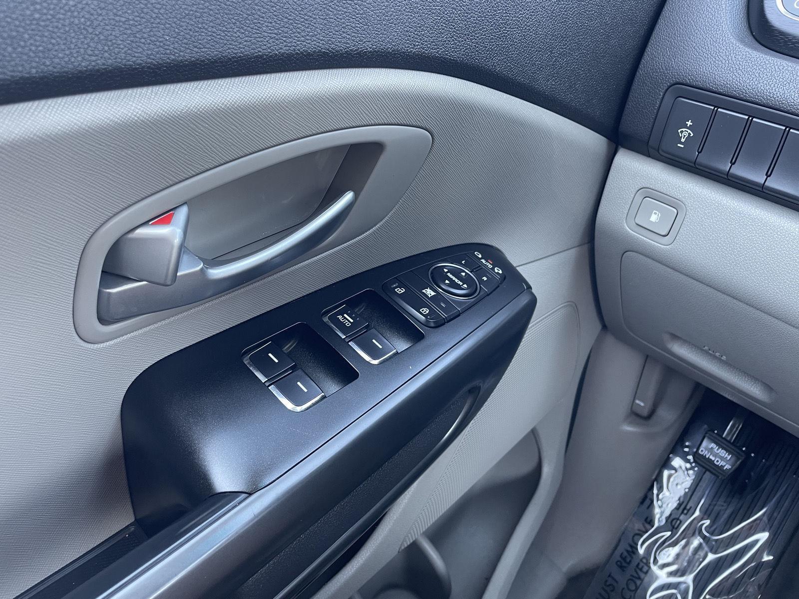 Used 2018 Kia Sedona for sale in Lincoln NE