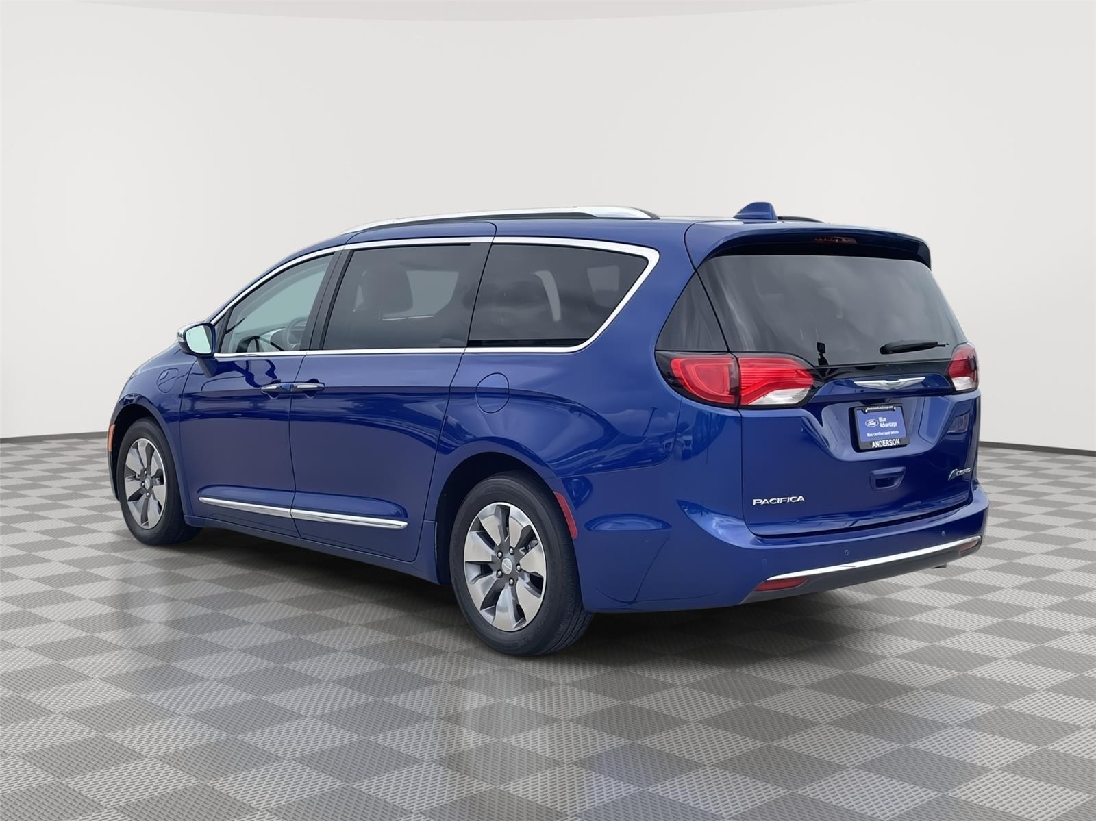 Used 2018 Chrysler Pacifica for sale in Lincoln NE