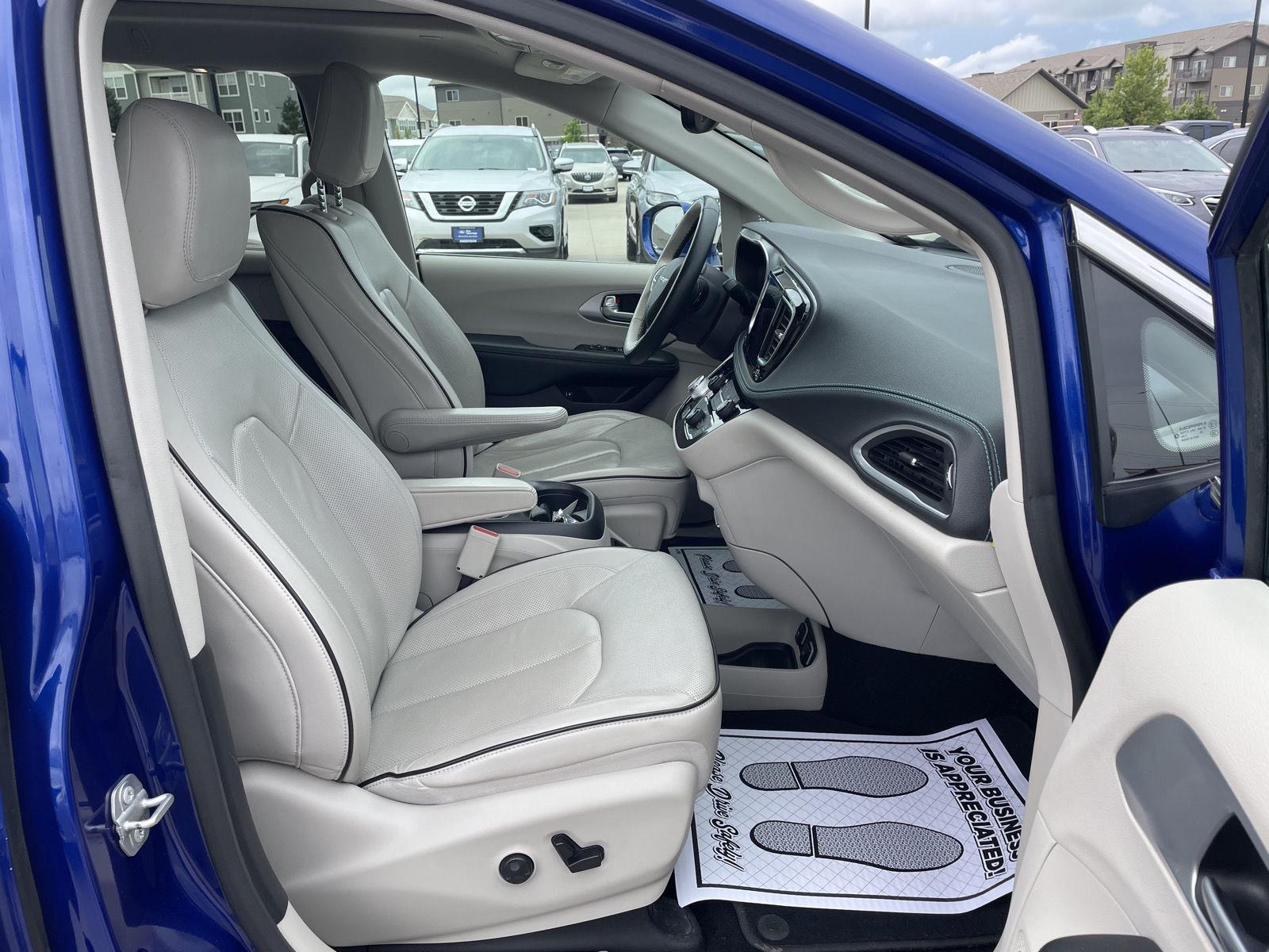 Used 2018 Chrysler Pacifica for sale in Lincoln NE