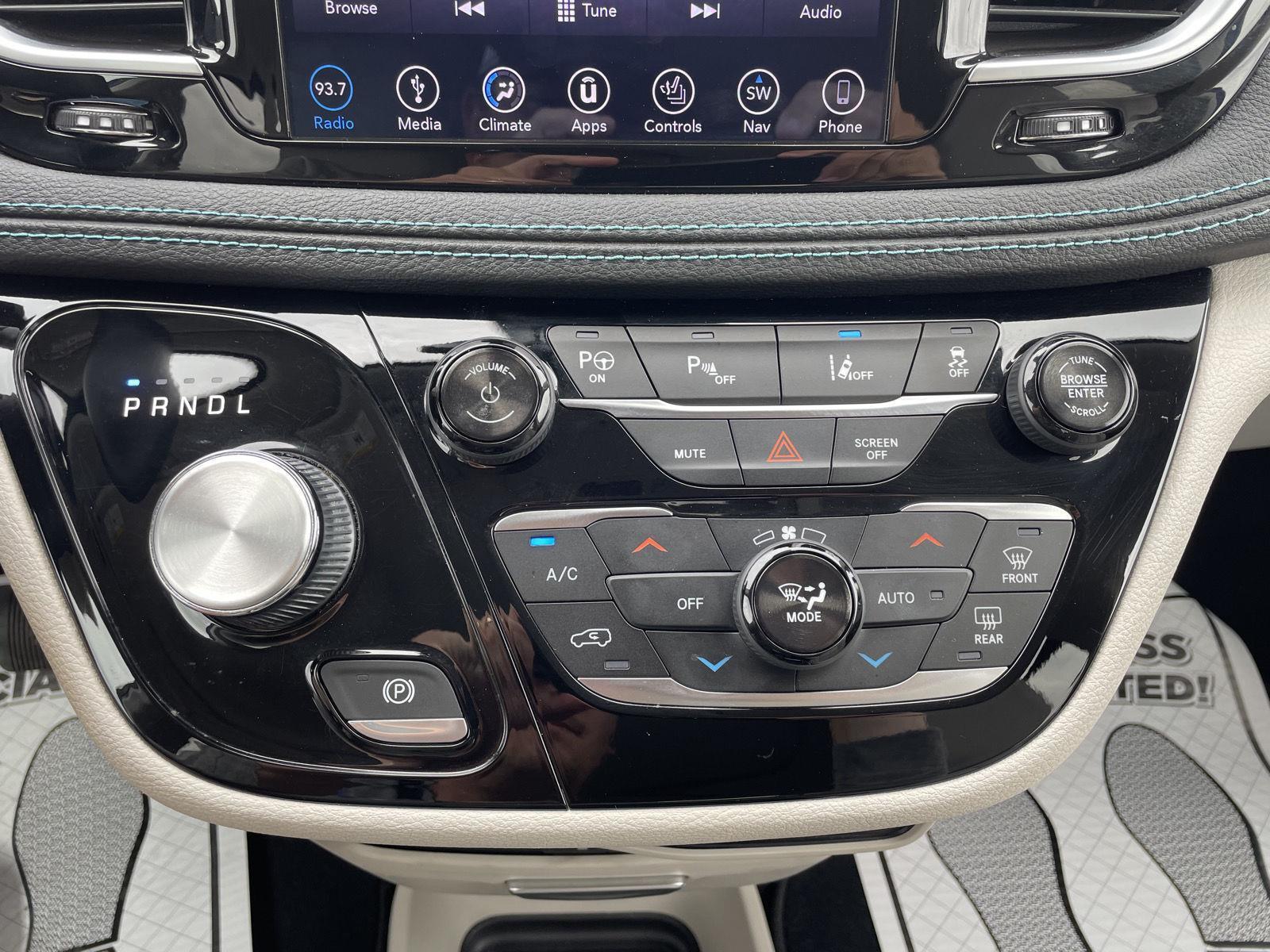 Used 2018 Chrysler Pacifica for sale in Lincoln NE