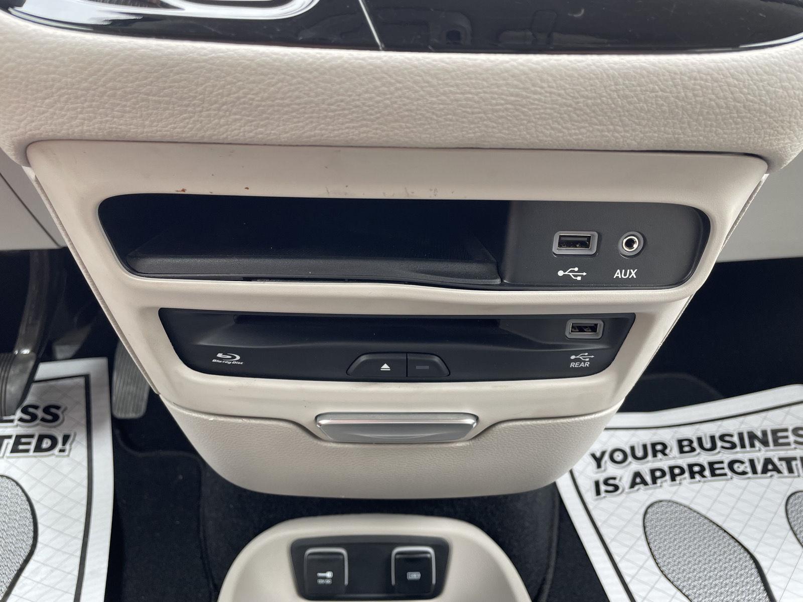 Used 2018 Chrysler Pacifica for sale in Lincoln NE