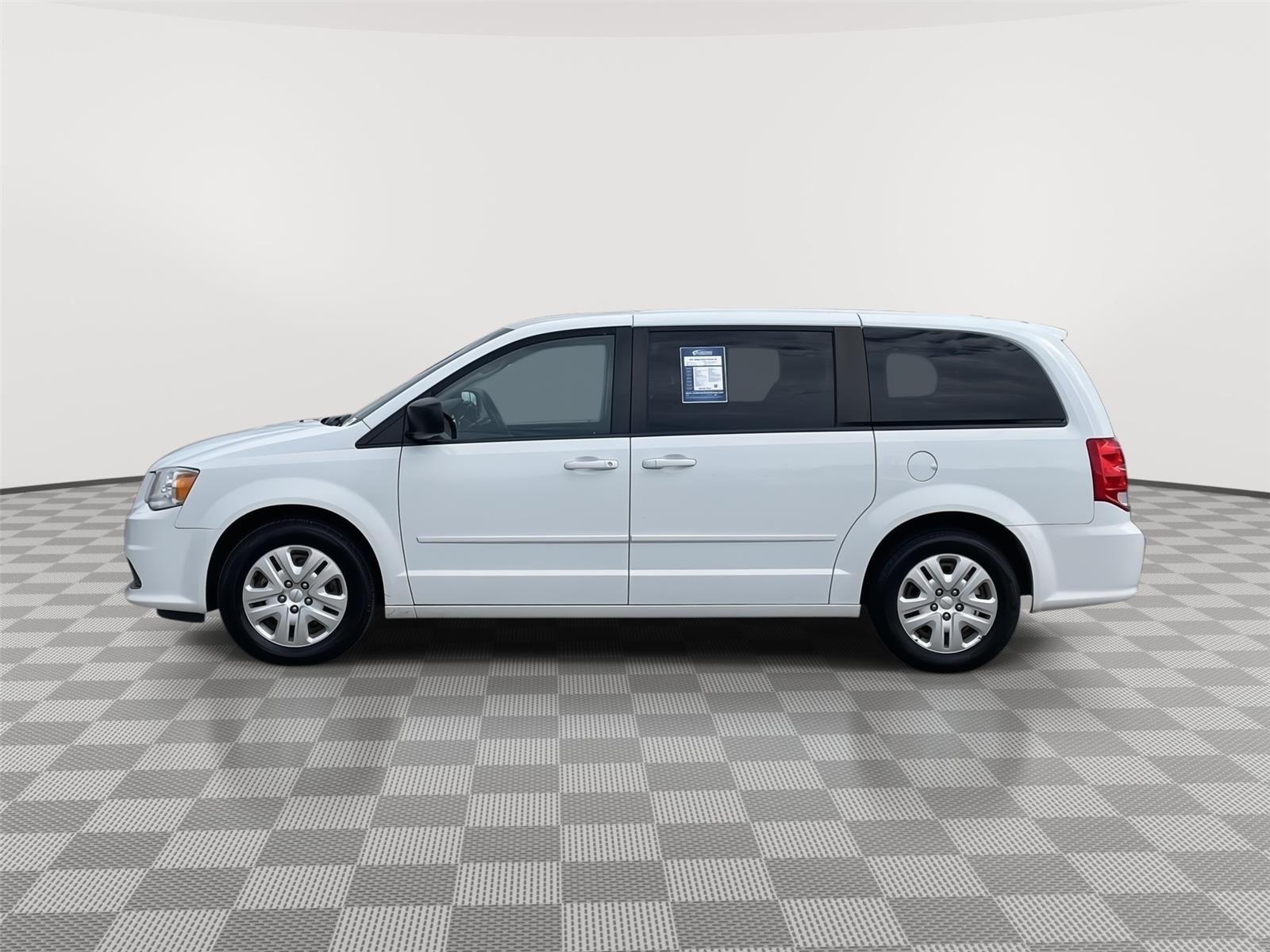 Used 2017 Dodge Grand Caravan SE Minivans for sale in Lincoln NE