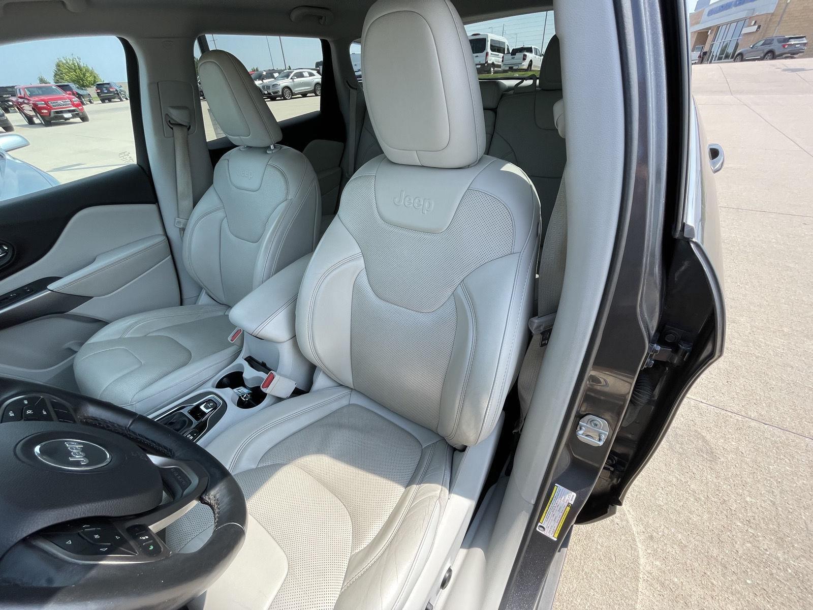 Used 2019 Jeep Cherokee for sale in Lincoln NE