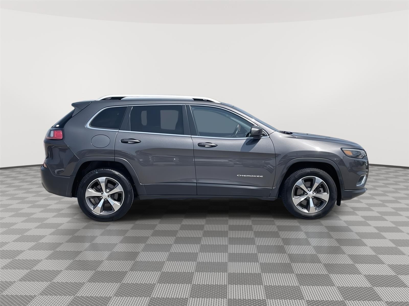 Used 2019 Jeep Cherokee for sale in Lincoln NE