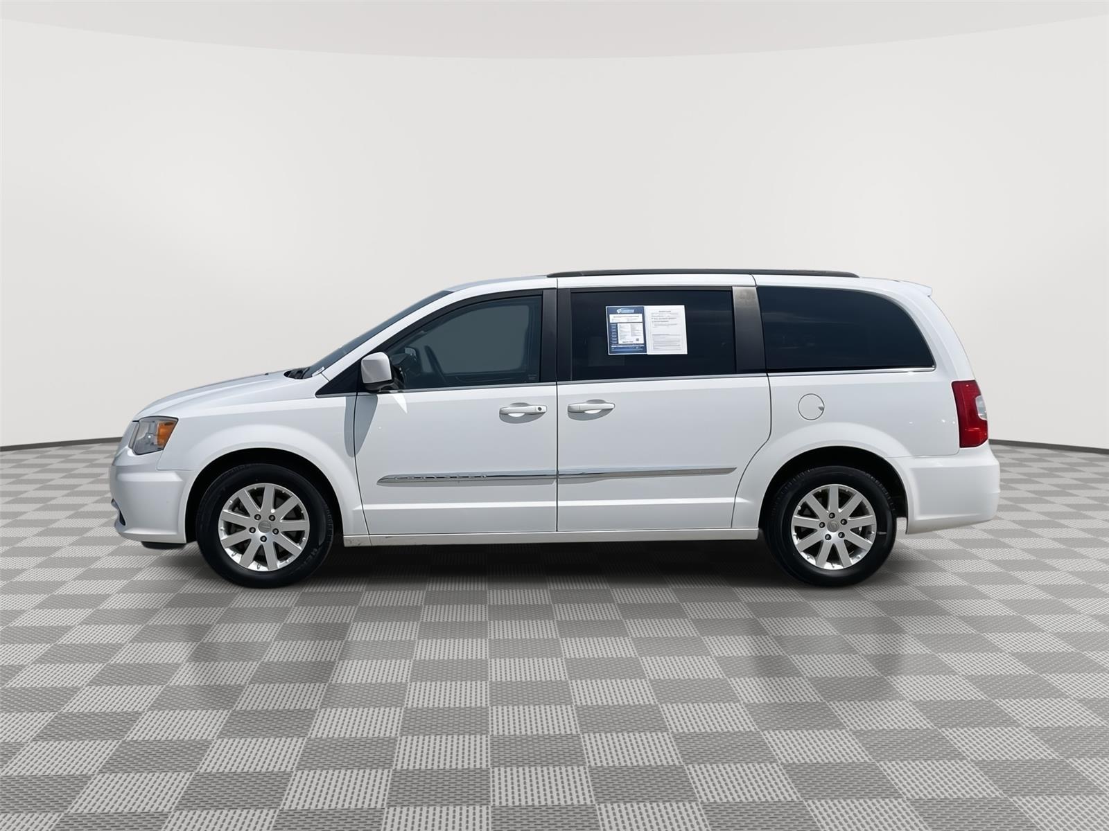 Used 2014 Chrysler Town And Country Touring Minivans for sale in Lincoln NE