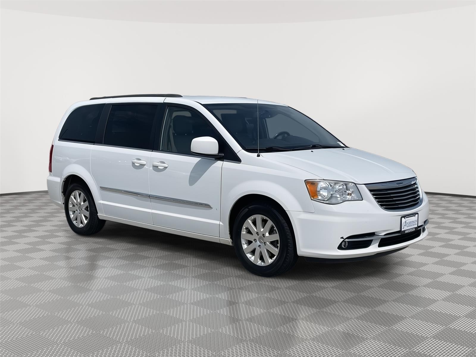 Used 2014 Chrysler Town And Country Touring Minivans for sale in Lincoln NE