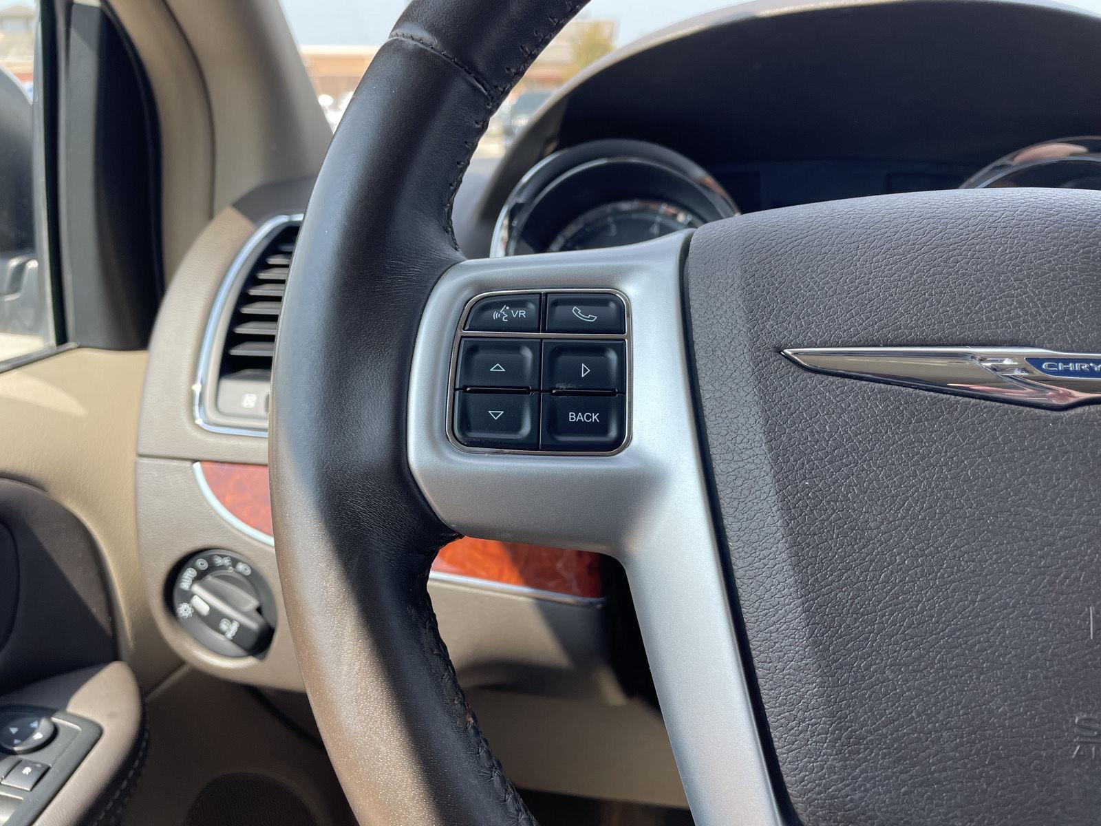 Used 2014 Chrysler Town and Country for sale in Lincoln NE