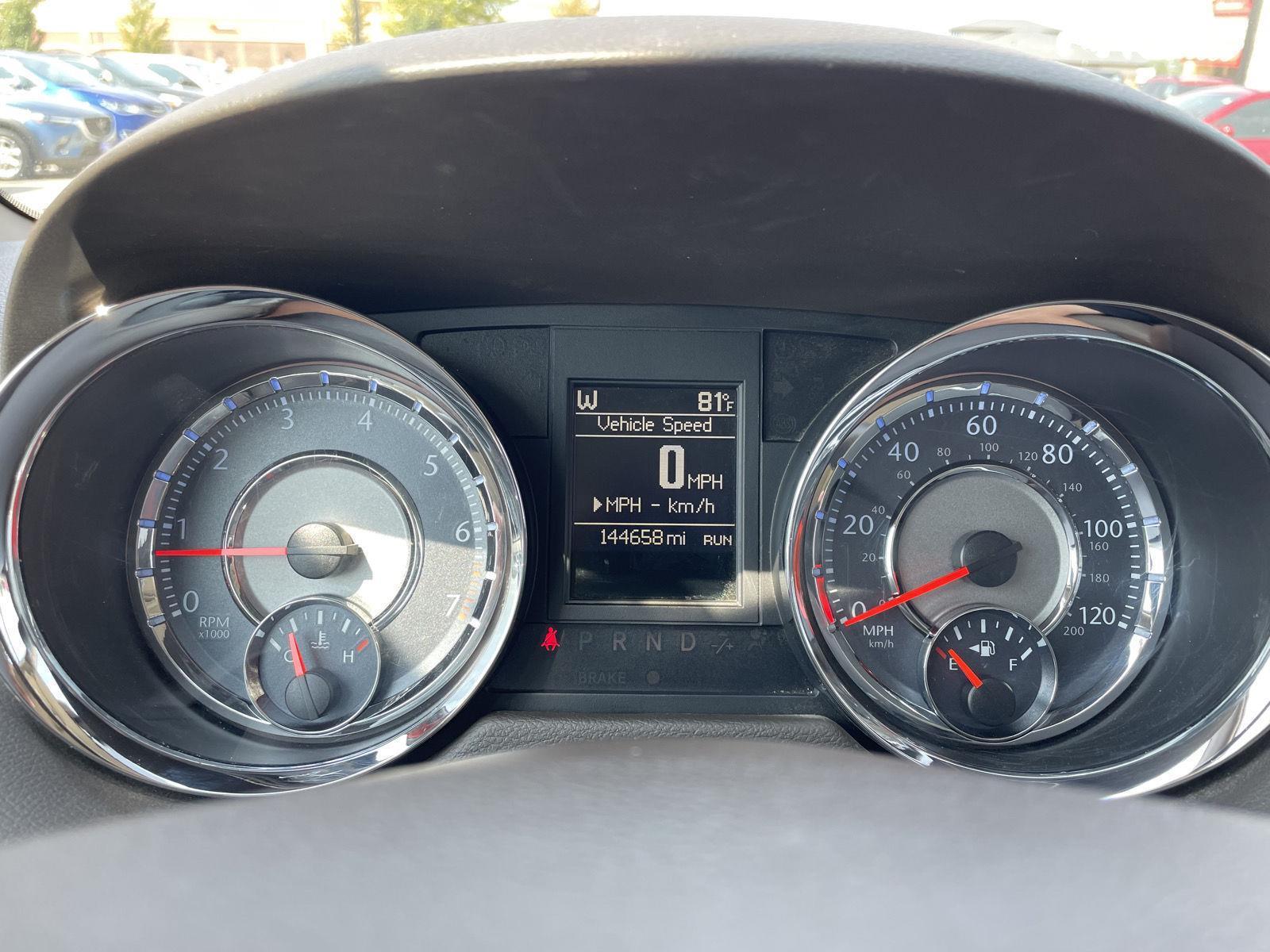 Used 2014 Chrysler Town and Country for sale in Lincoln NE