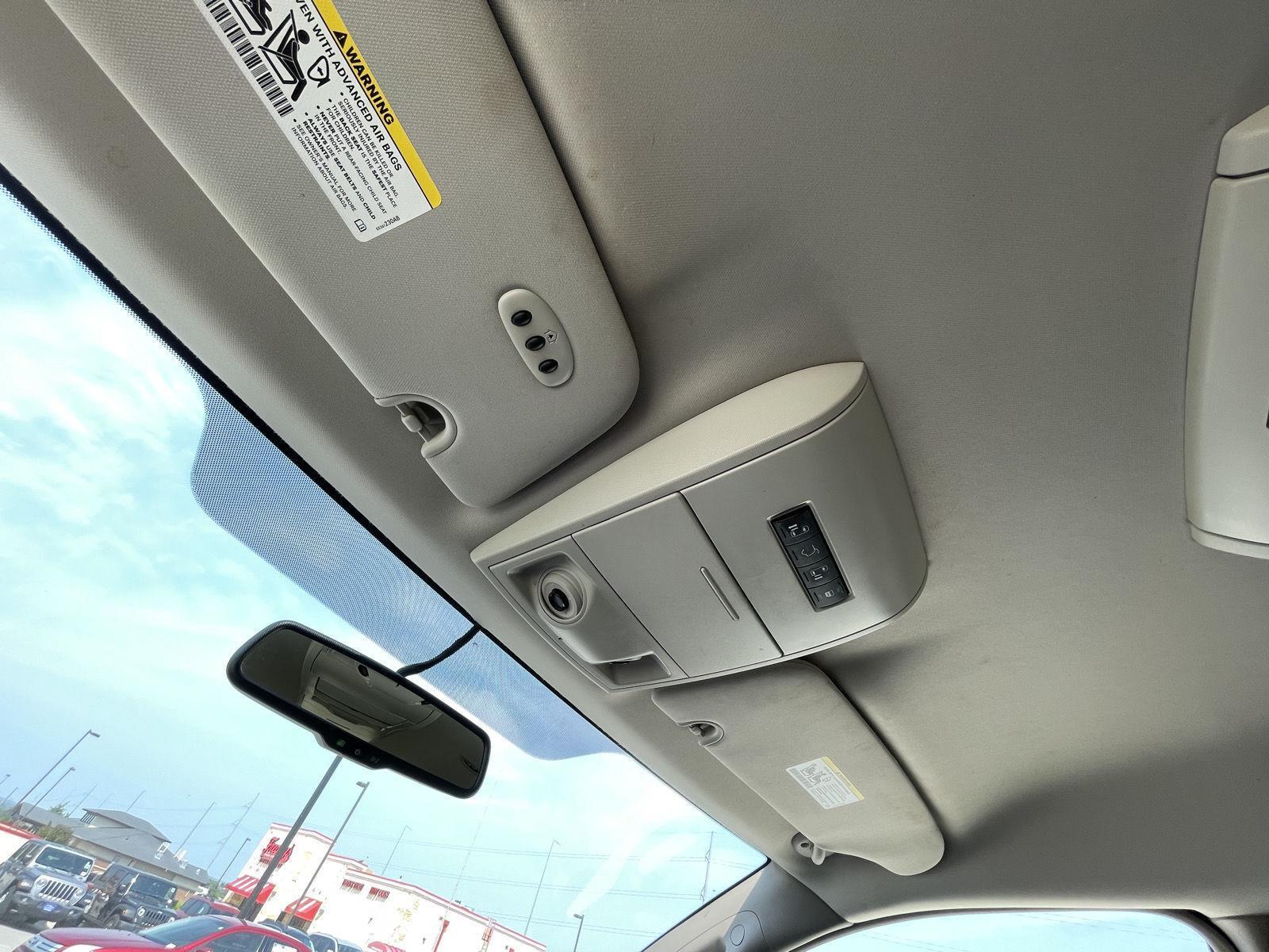 Used 2014 Chrysler Town and Country for sale in Lincoln NE