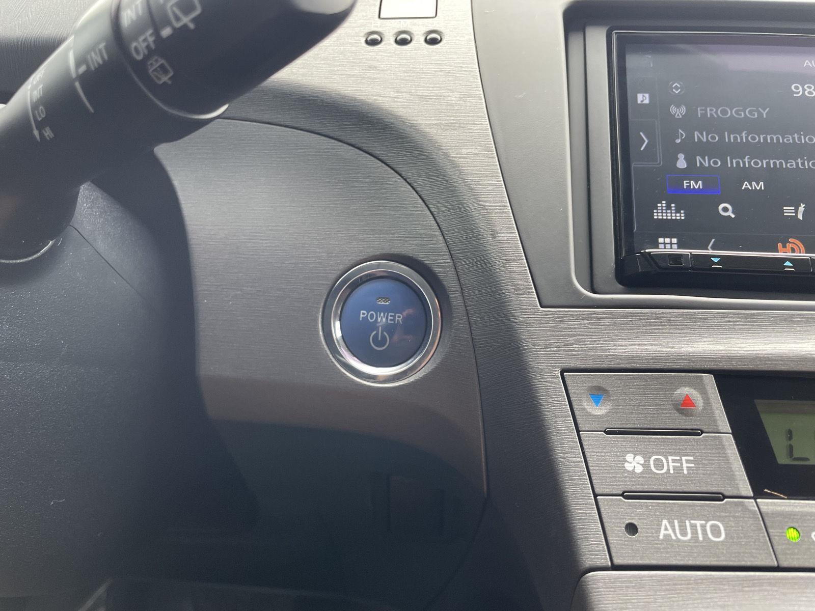 Used 2014 Toyota Prius for sale in Lincoln NE