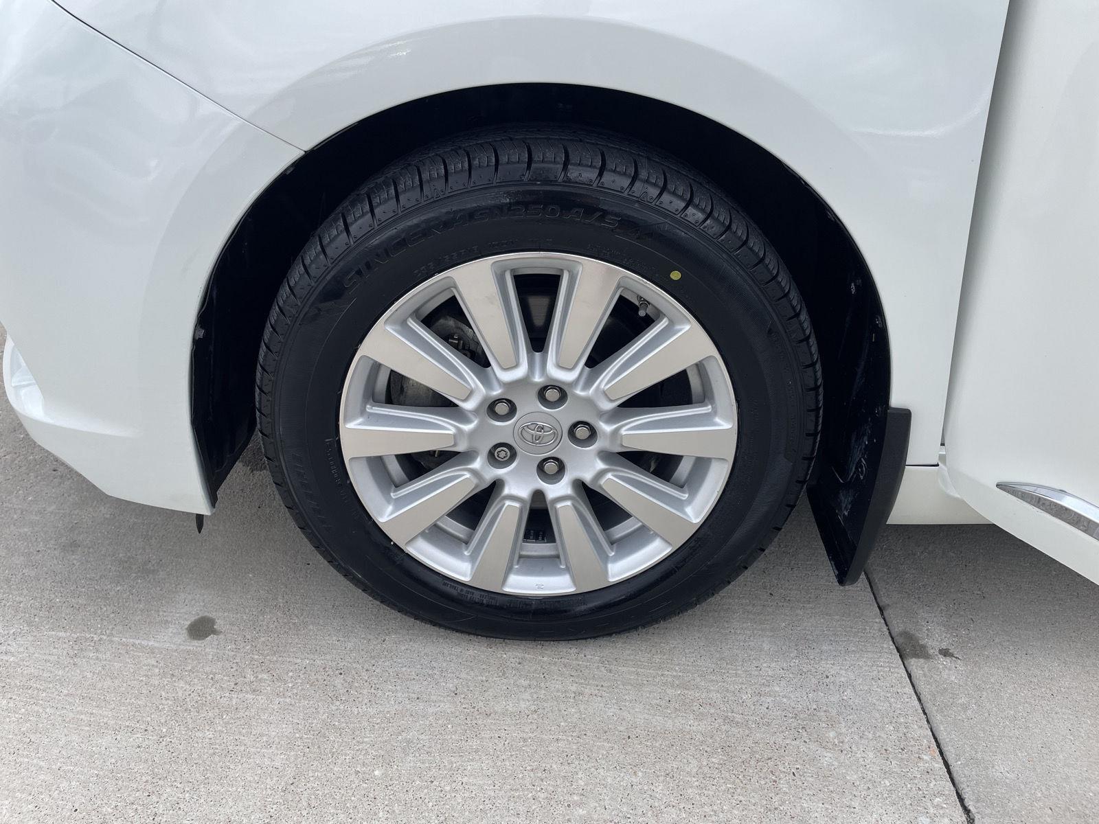 Used 2017 Toyota Sienna for sale in Lincoln NE