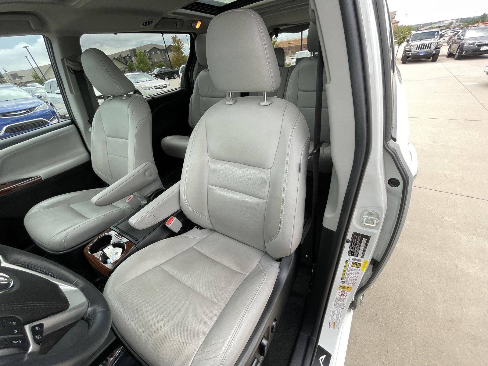 Used 2017 Toyota Sienna for sale in Lincoln NE