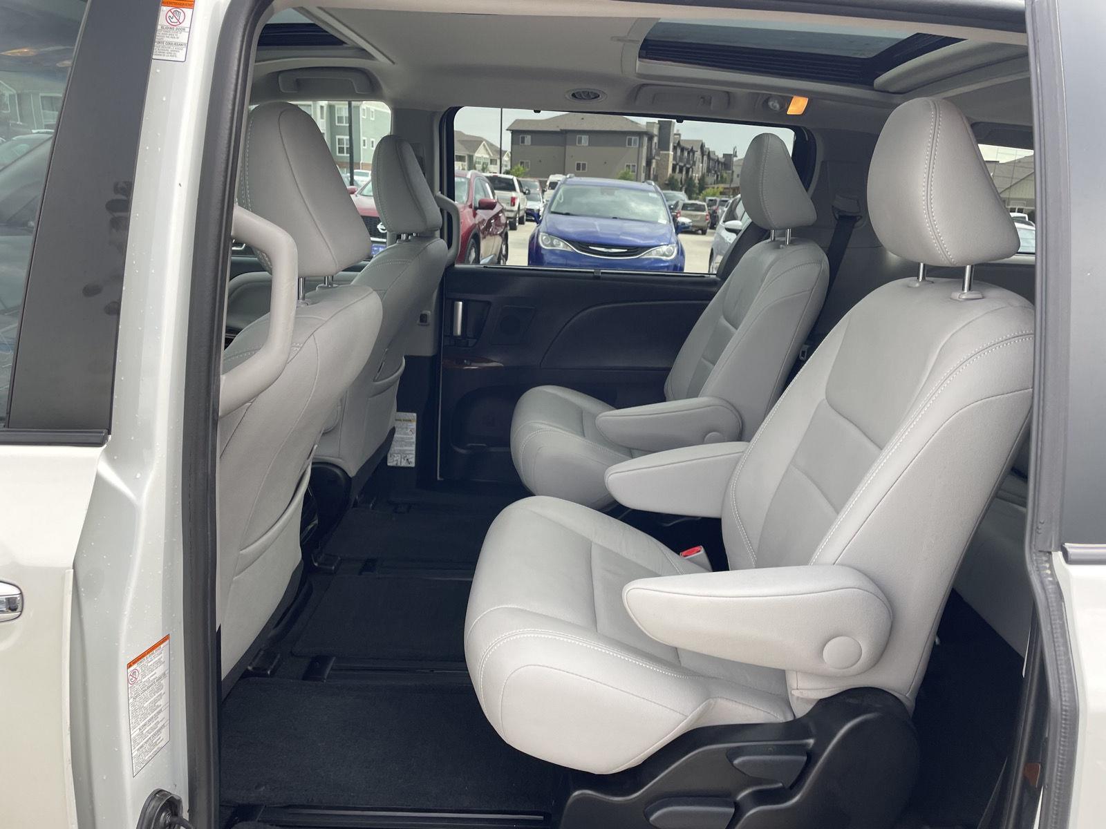 Used 2017 Toyota Sienna for sale in Lincoln NE