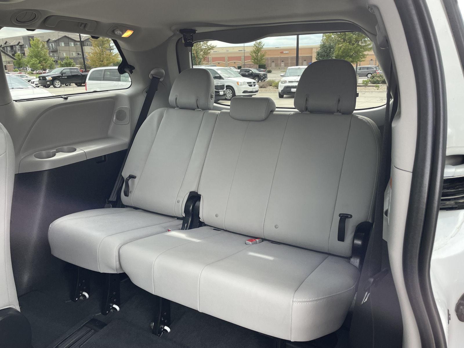 Used 2017 Toyota Sienna for sale in Lincoln NE