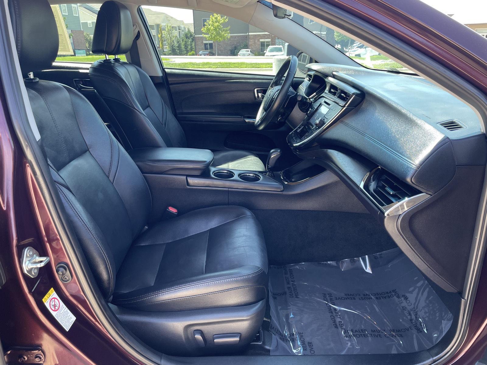 2018 Toyota Avalon XLE photo 17