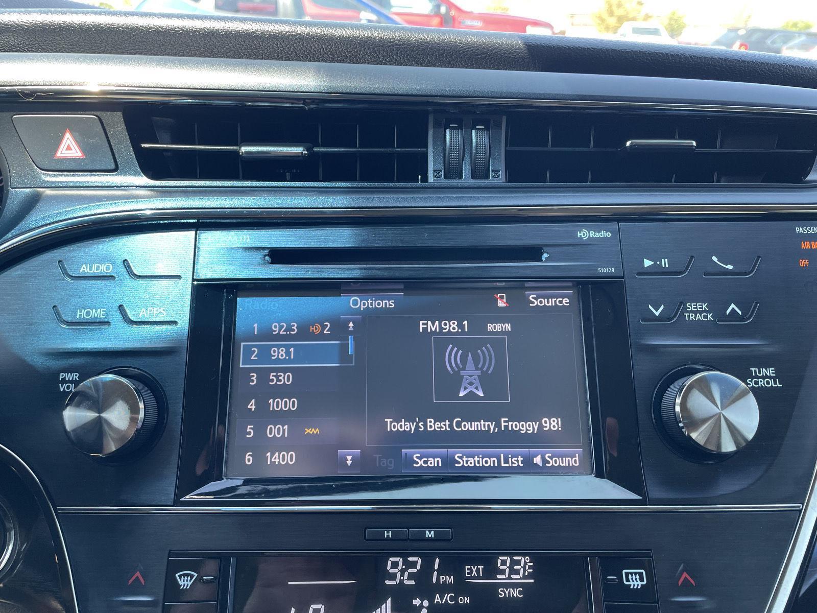 2018 Toyota Avalon XLE photo 23