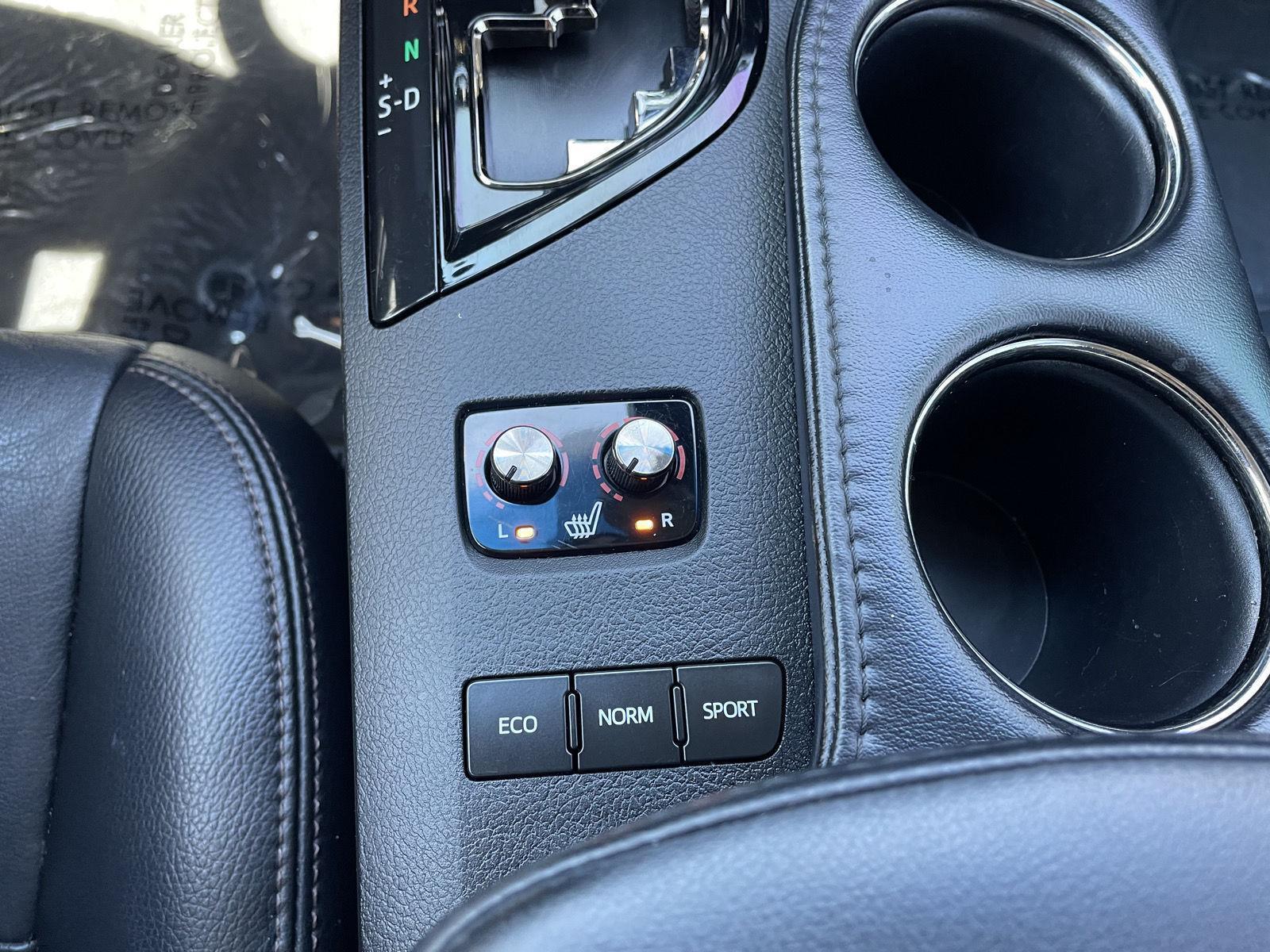 2018 Toyota Avalon XLE photo 25