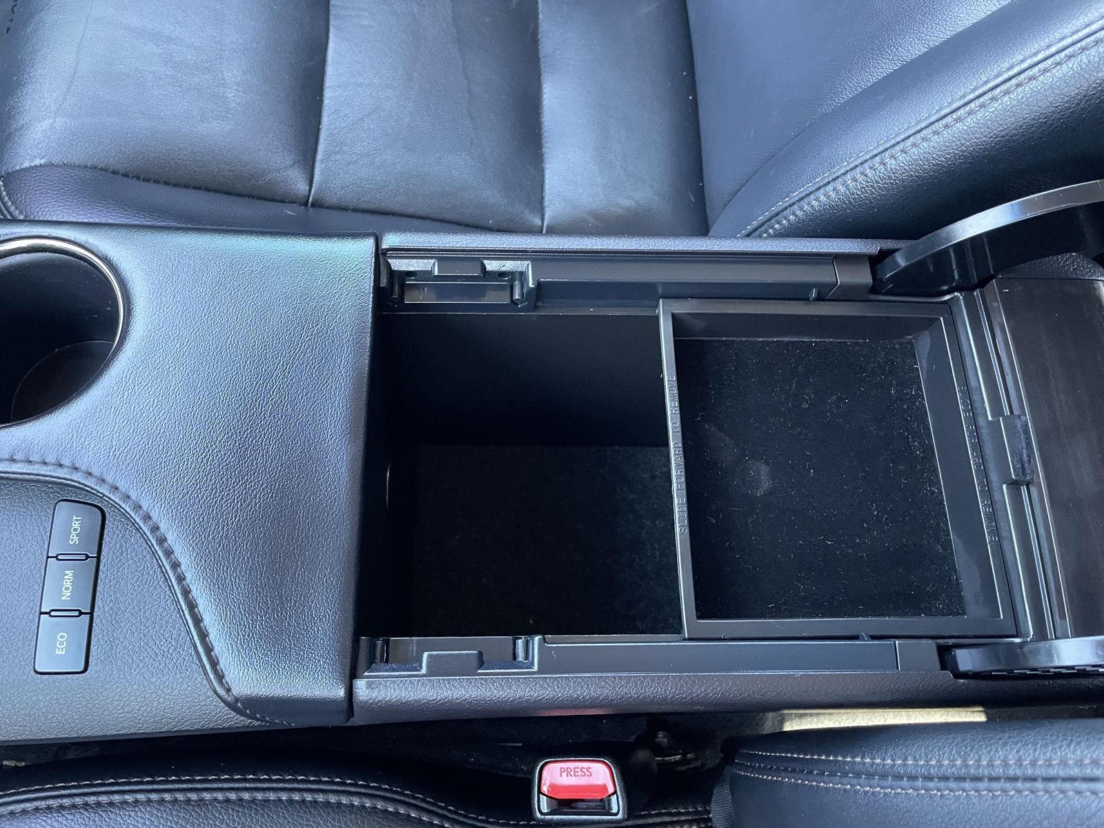 2018 Toyota Avalon XLE photo 29