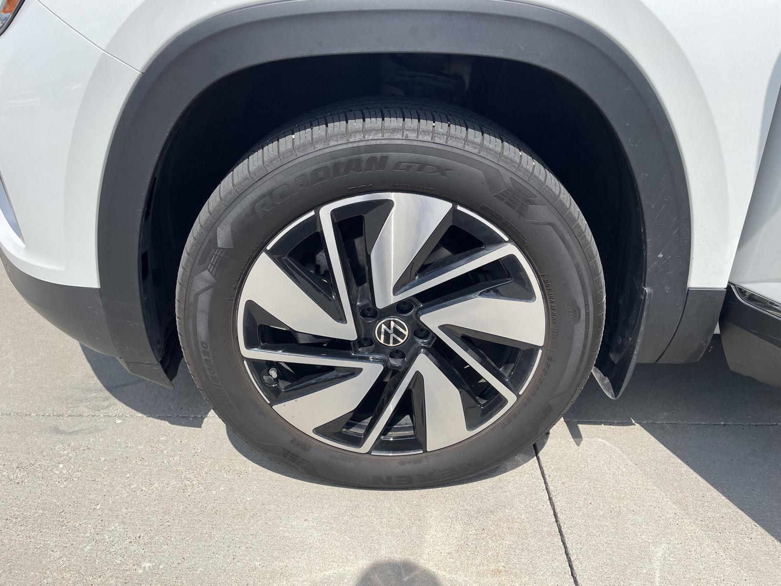Pre-Owned 2024 Volkswagen Atlas for sale in Lincoln NE