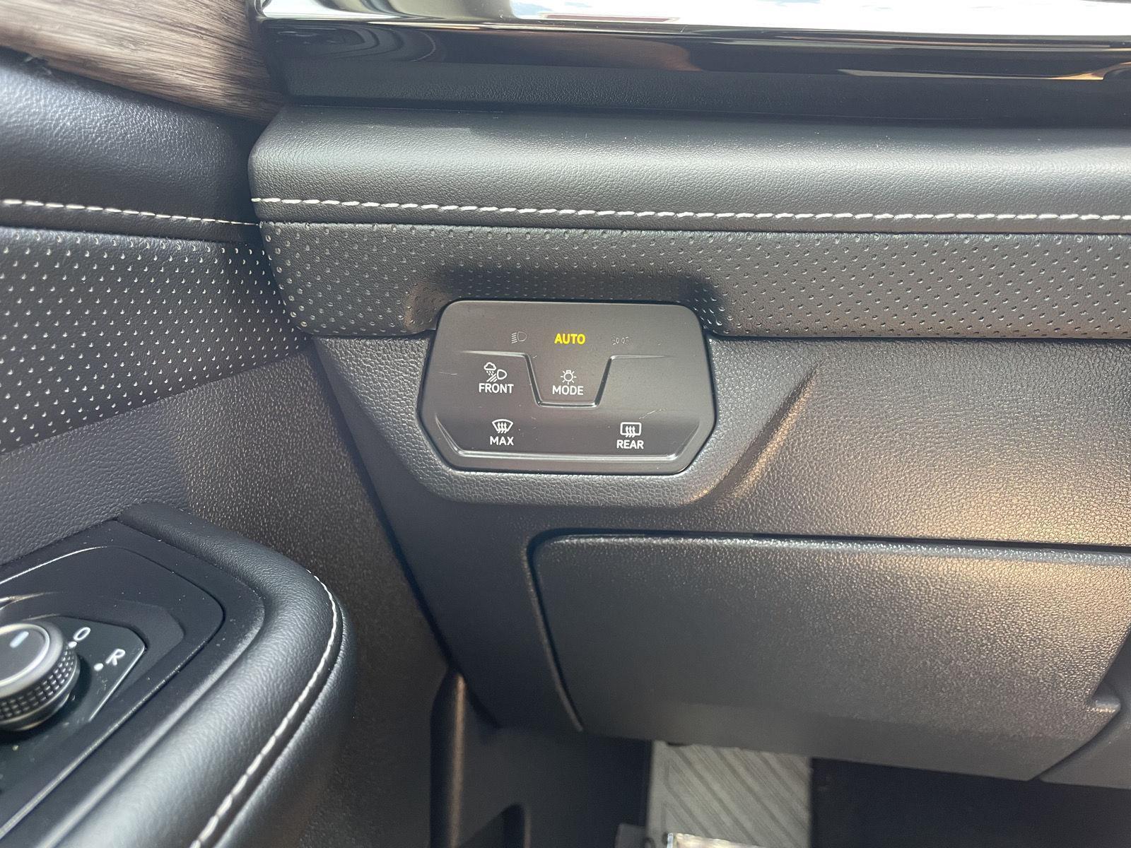 Pre-Owned 2024 Volkswagen Atlas for sale in Lincoln NE