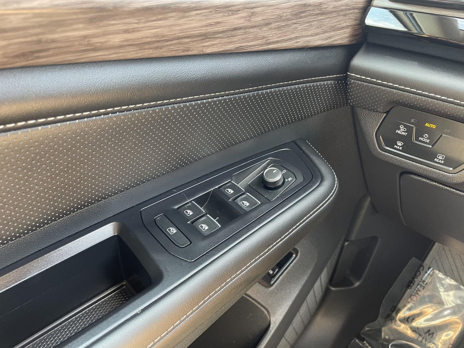 Pre-Owned 2024 Volkswagen Atlas for sale in Lincoln NE