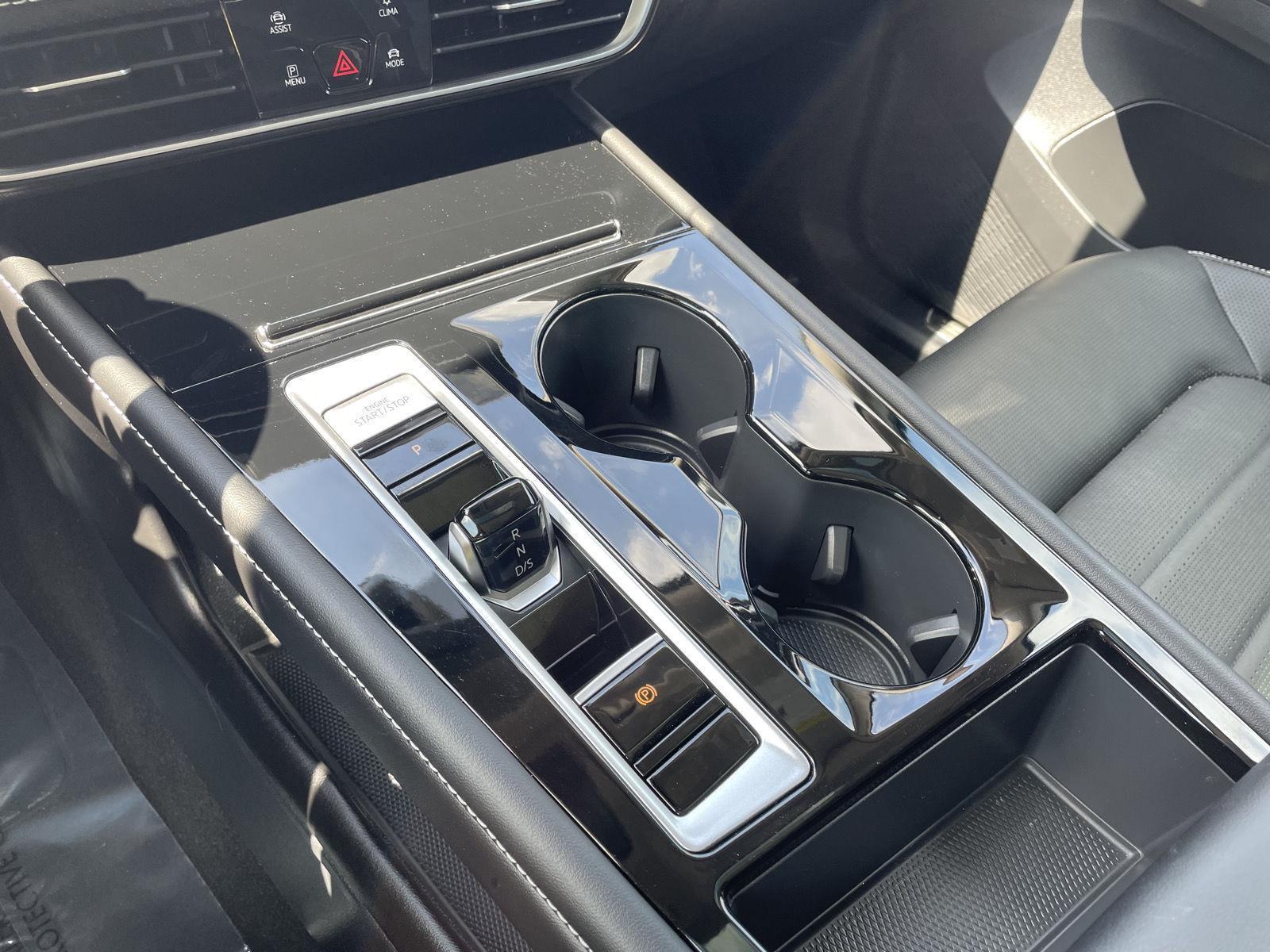 Pre-Owned 2024 Volkswagen Atlas for sale in Lincoln NE