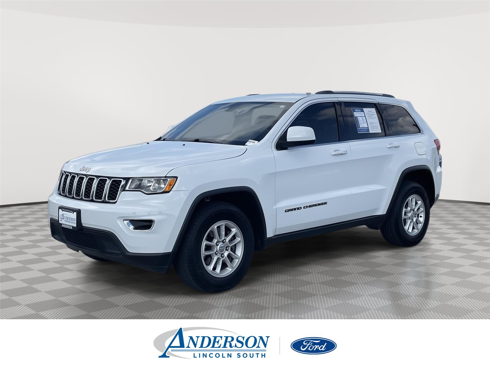 Used 2018 Jeep Grand Cherokee Laredo E SUV/Crossover for sale in Lincoln NE