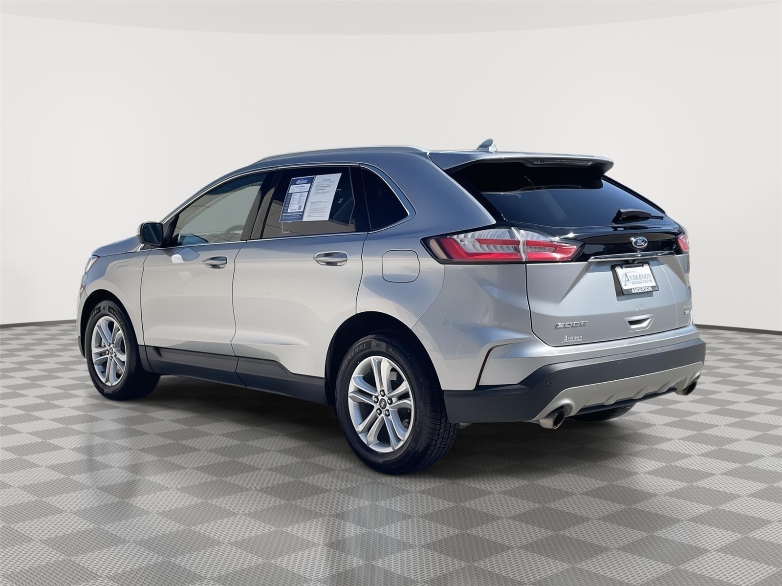 2020 Ford Edge SEL photo 8