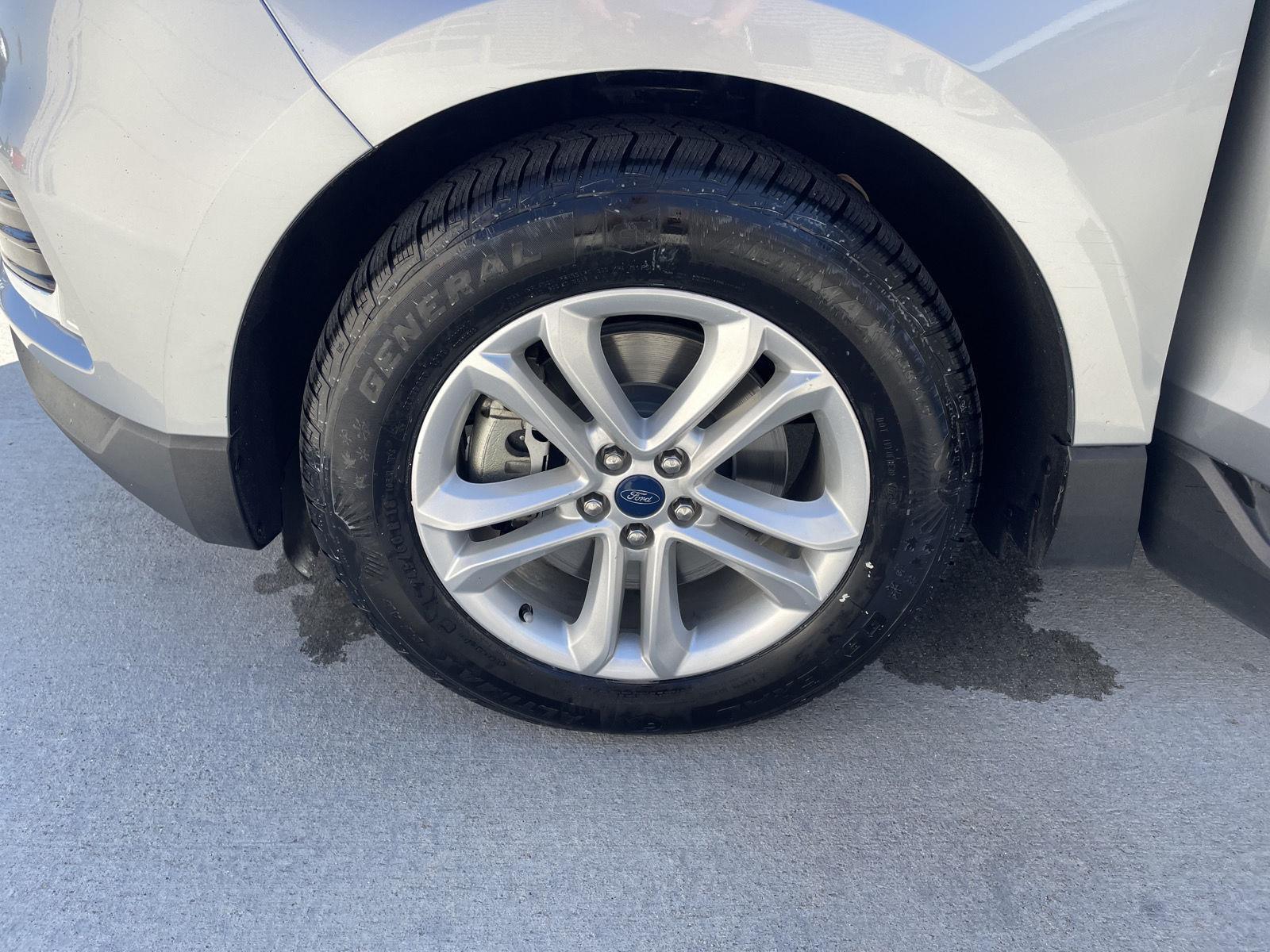 2020 Ford Edge SEL photo 9