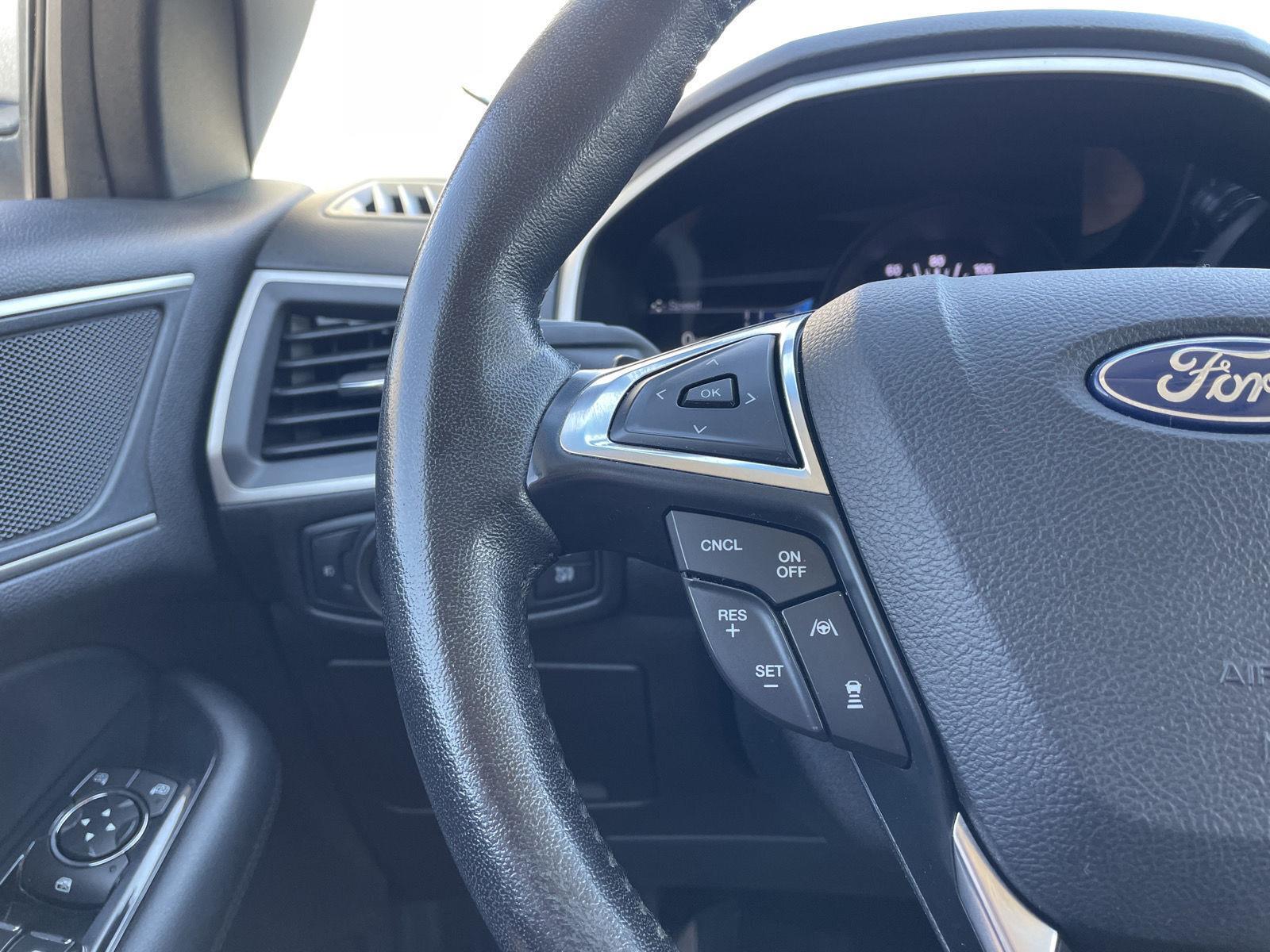 2020 Ford Edge SEL photo 12