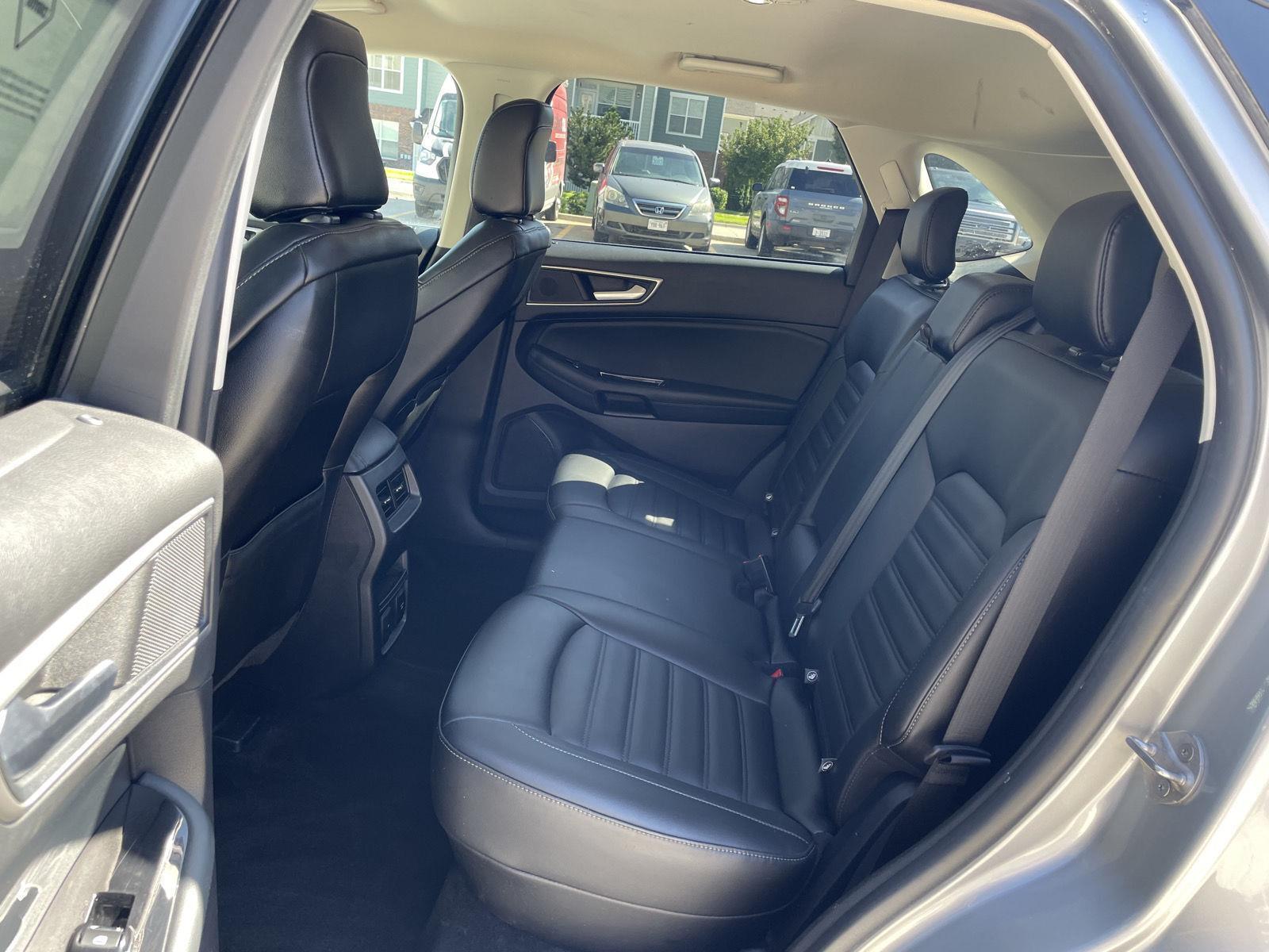 2020 Ford Edge SEL photo 18