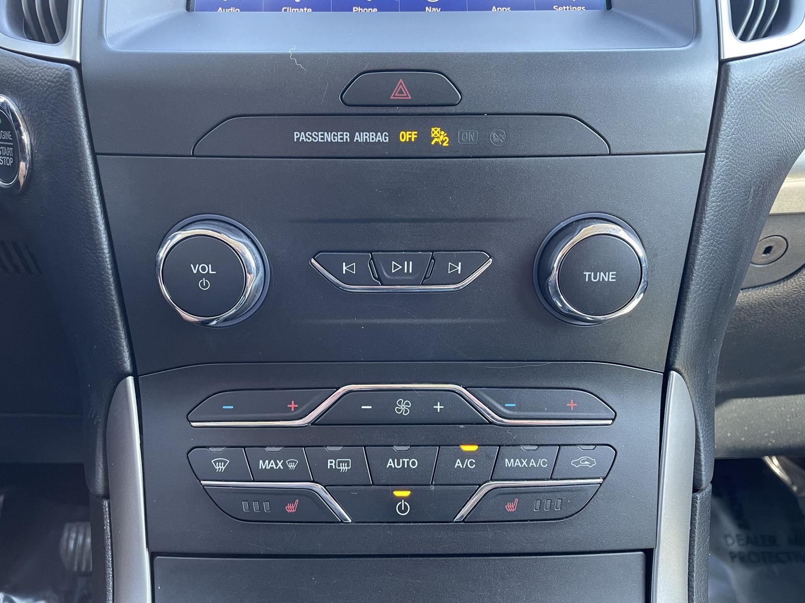 2020 Ford Edge SEL photo 24