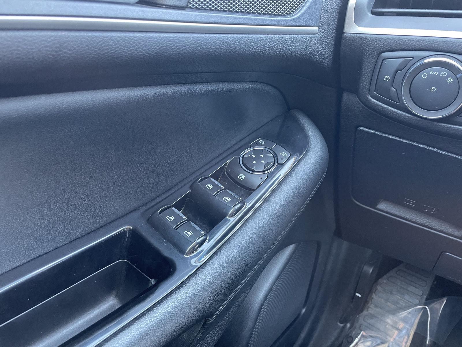 2020 Ford Edge SEL photo 27