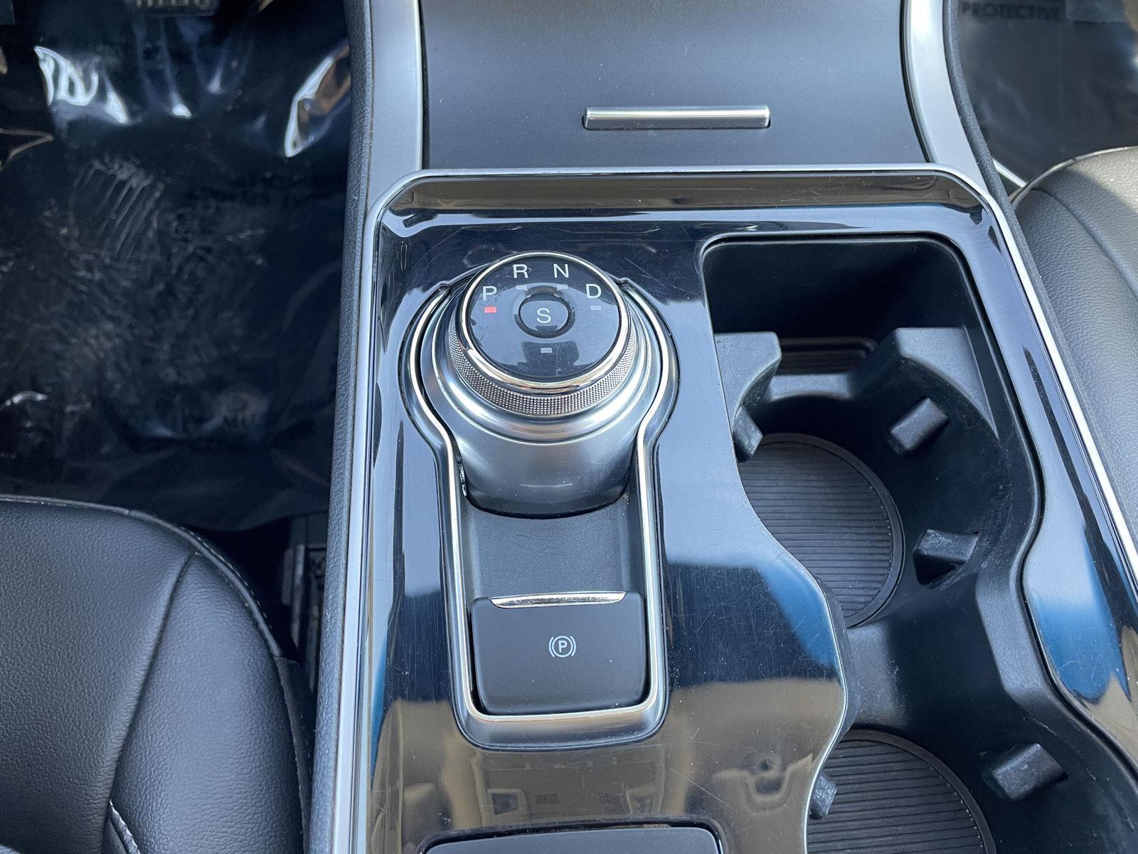 2020 Ford Edge SEL photo 28