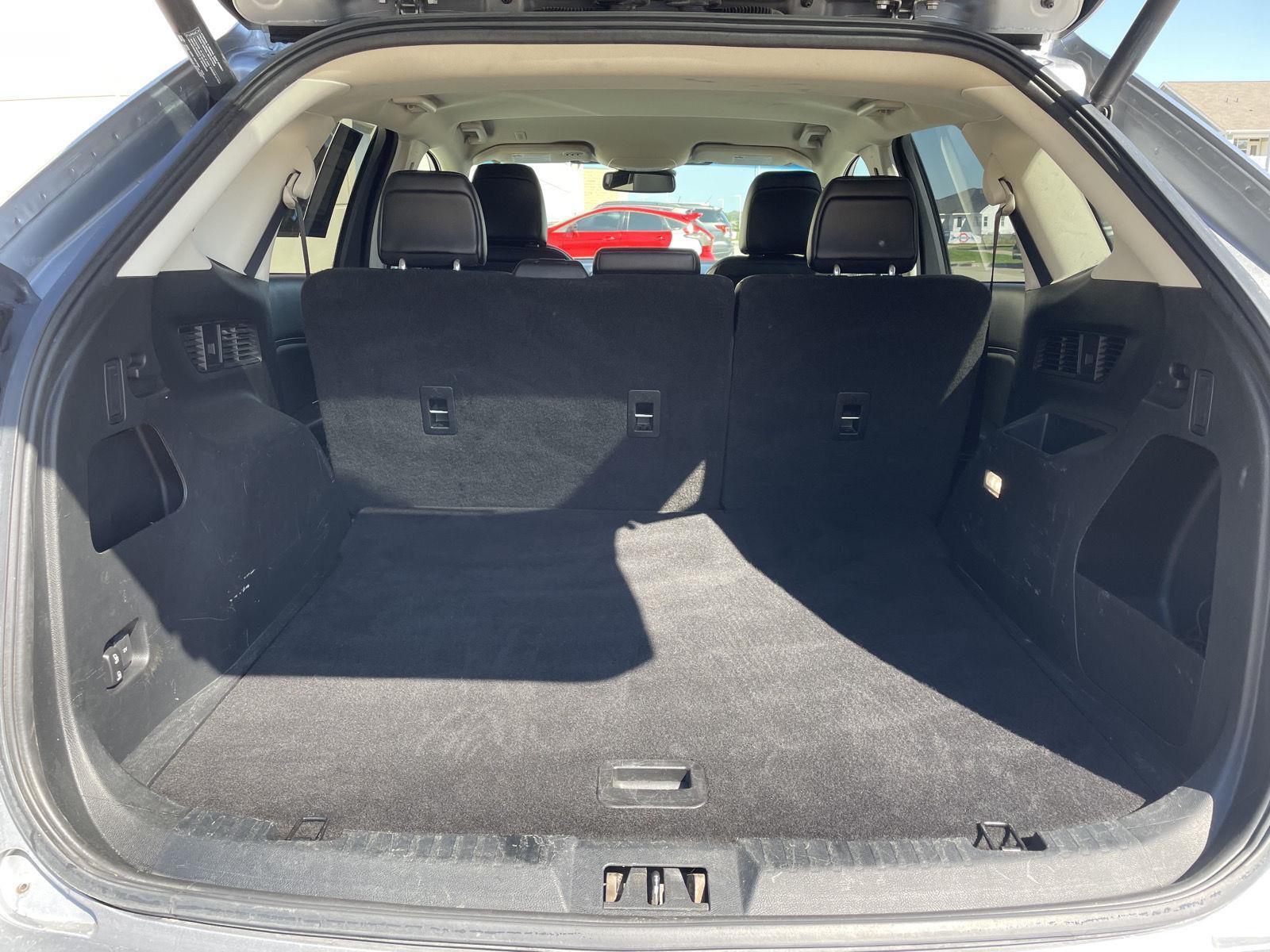 2020 Ford Edge SEL photo 32