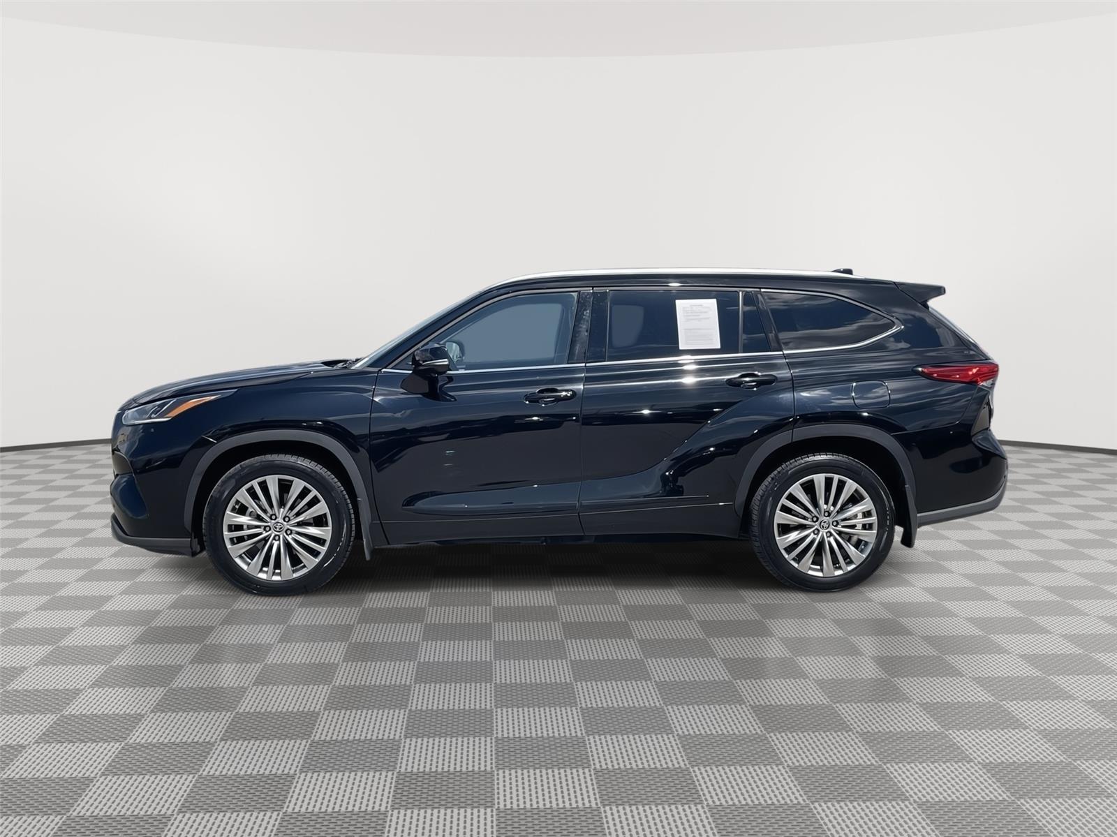 Pre-Owned 2023 Toyota Highlander for sale in Lincoln NE