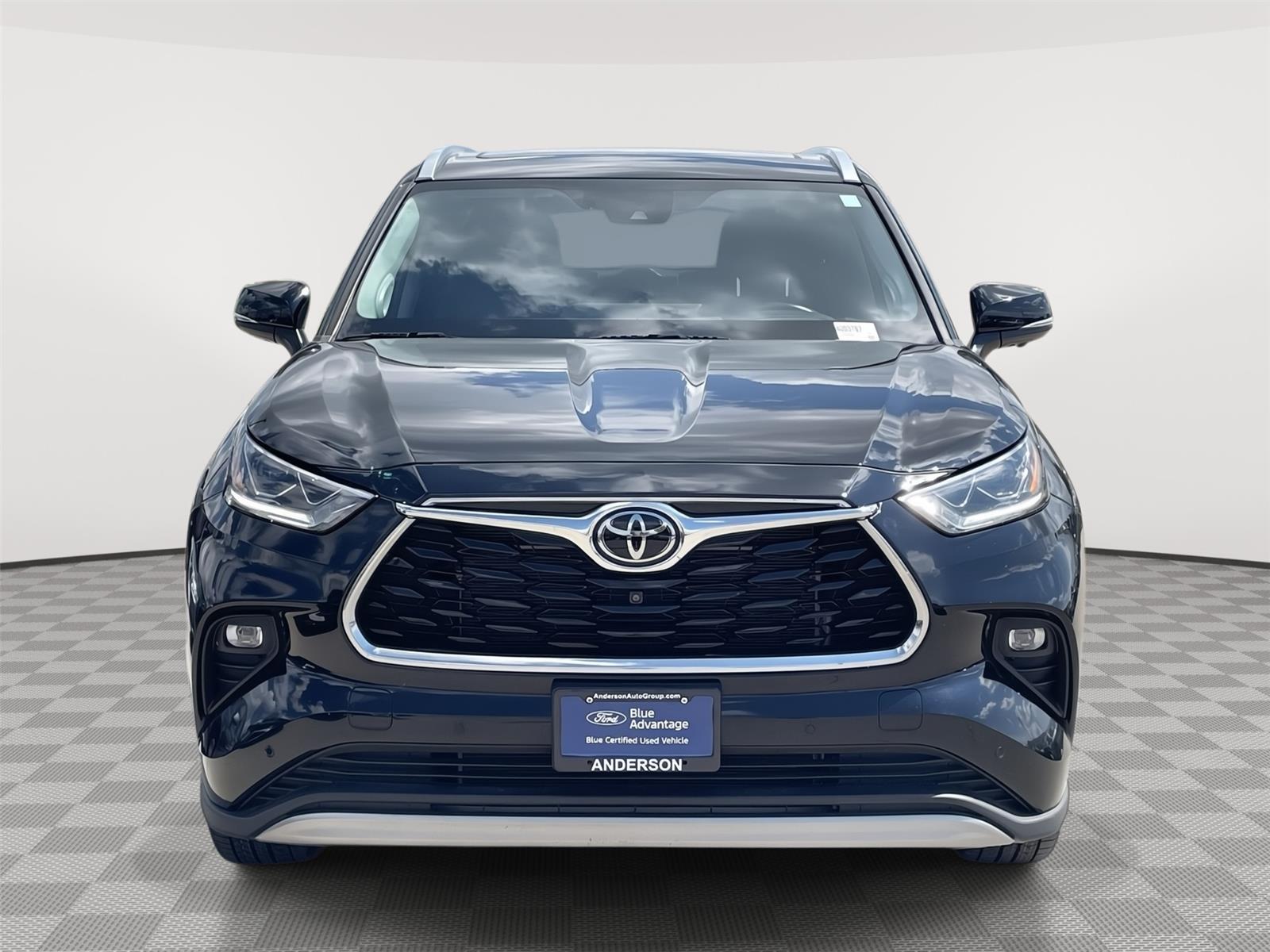 Pre-Owned 2023 Toyota Highlander for sale in Lincoln NE