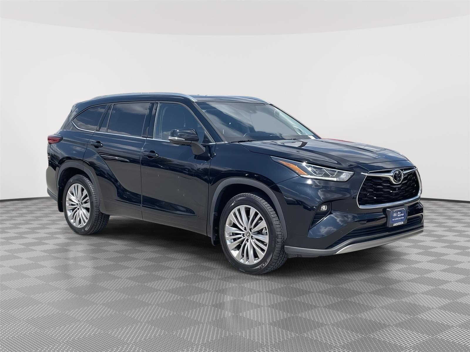 Pre-Owned 2023 Toyota Highlander for sale in Lincoln NE