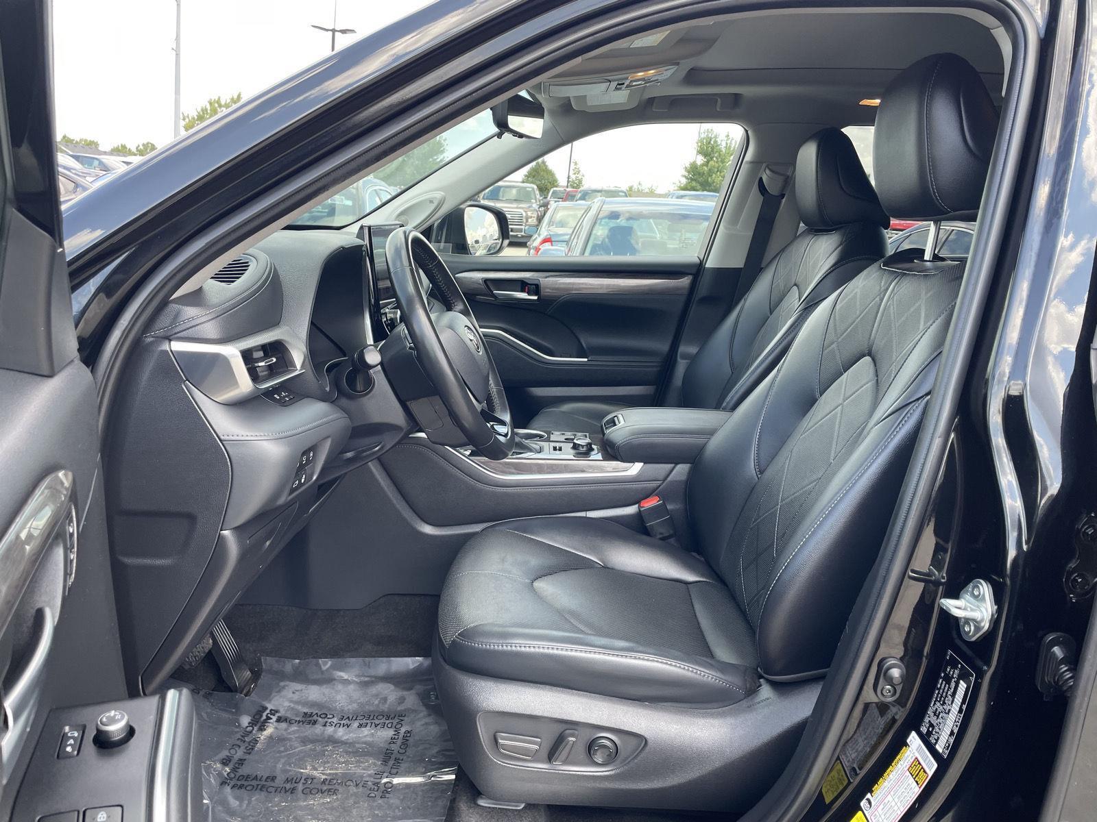 Pre-Owned 2023 Toyota Highlander for sale in Lincoln NE