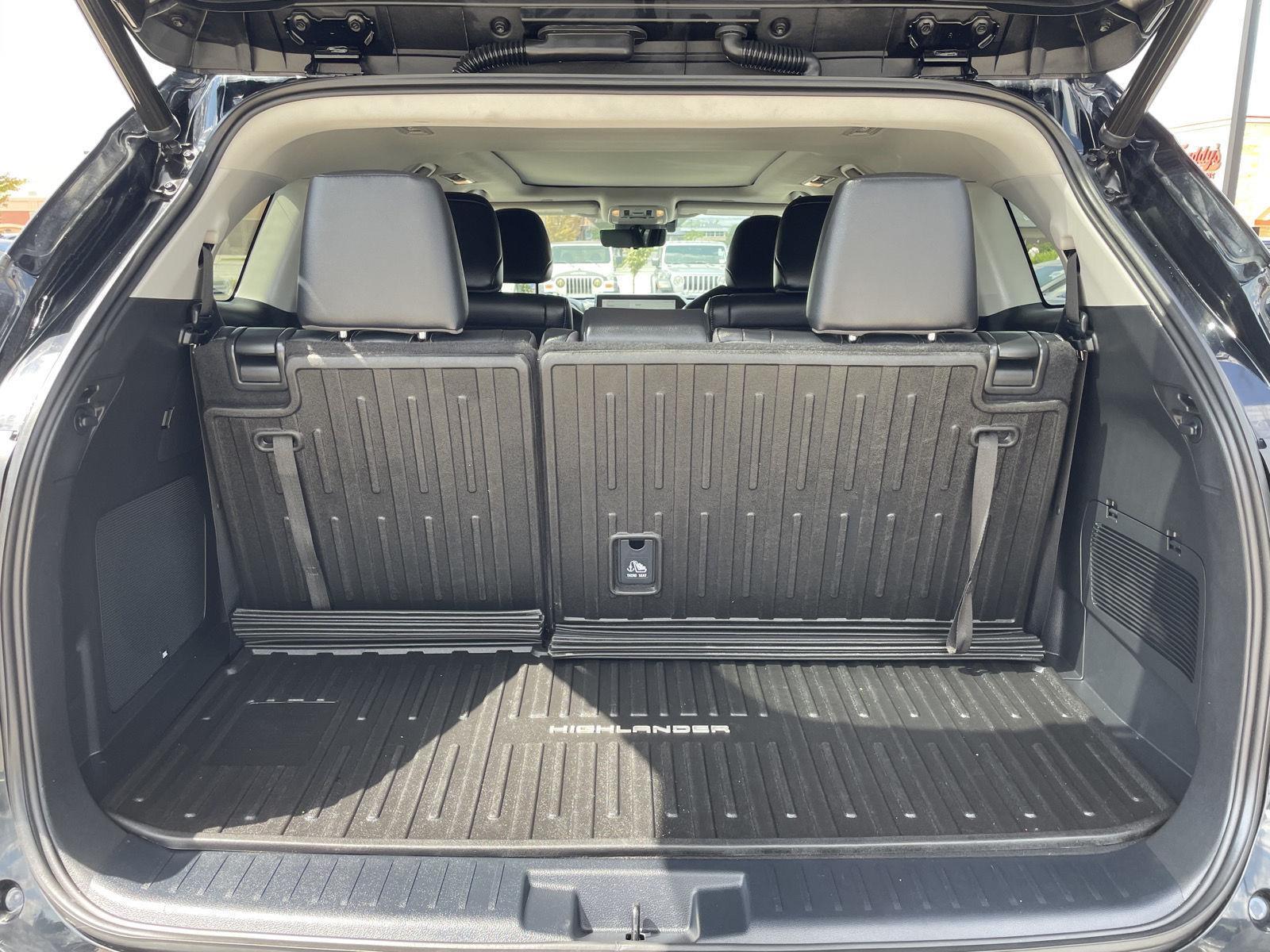 Pre-Owned 2023 Toyota Highlander for sale in Lincoln NE