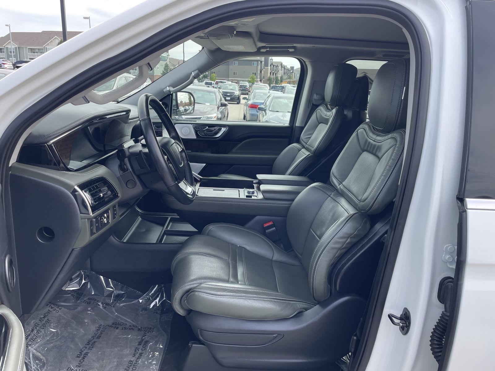 2022 Lincoln Navigator Black Label photo 16